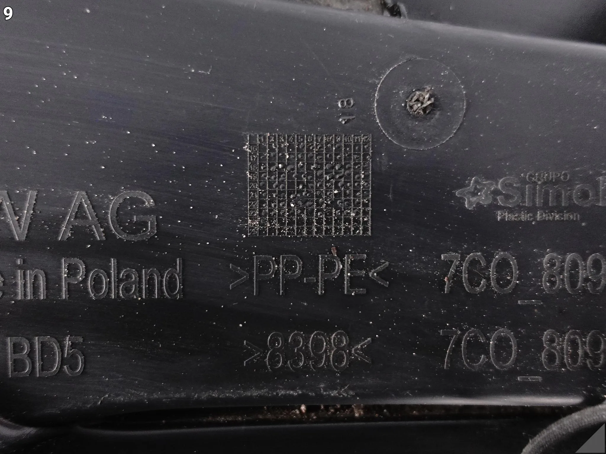 VW CRAFTER II 7C0 MAN TGE 16- NADKOLE OSŁONA WNĘKI KOŁA OBUDOWA LEWE PRZÓD 6203573bdcdc9ae8bc461058c857f8bd