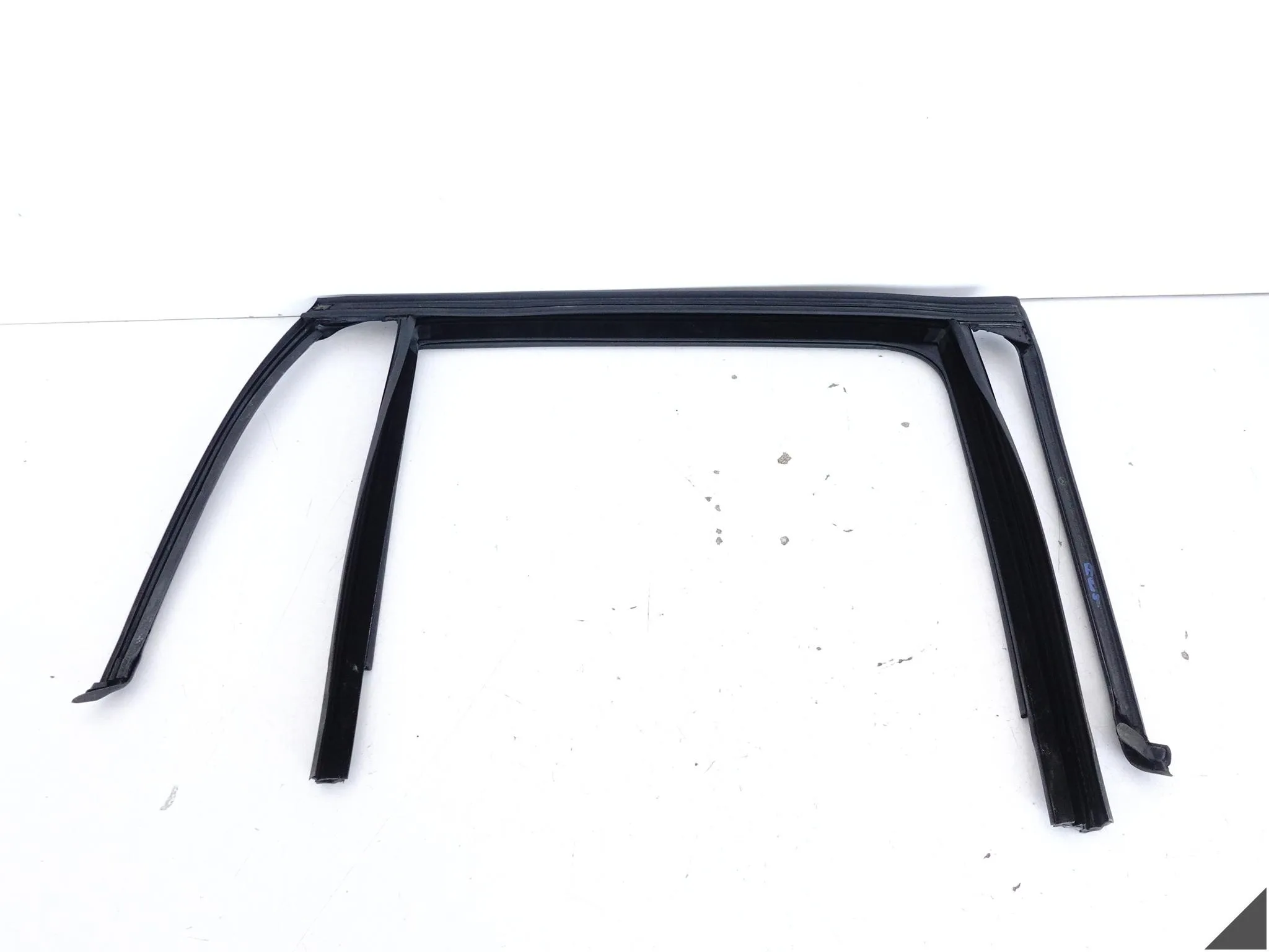 MERCEDES GLC I 1 X253 15-22 USZCZELKA PROWADNICA SZYBY DRZWI PRAWA TYŁ 0344f501365359d40f6b755cb10373a1