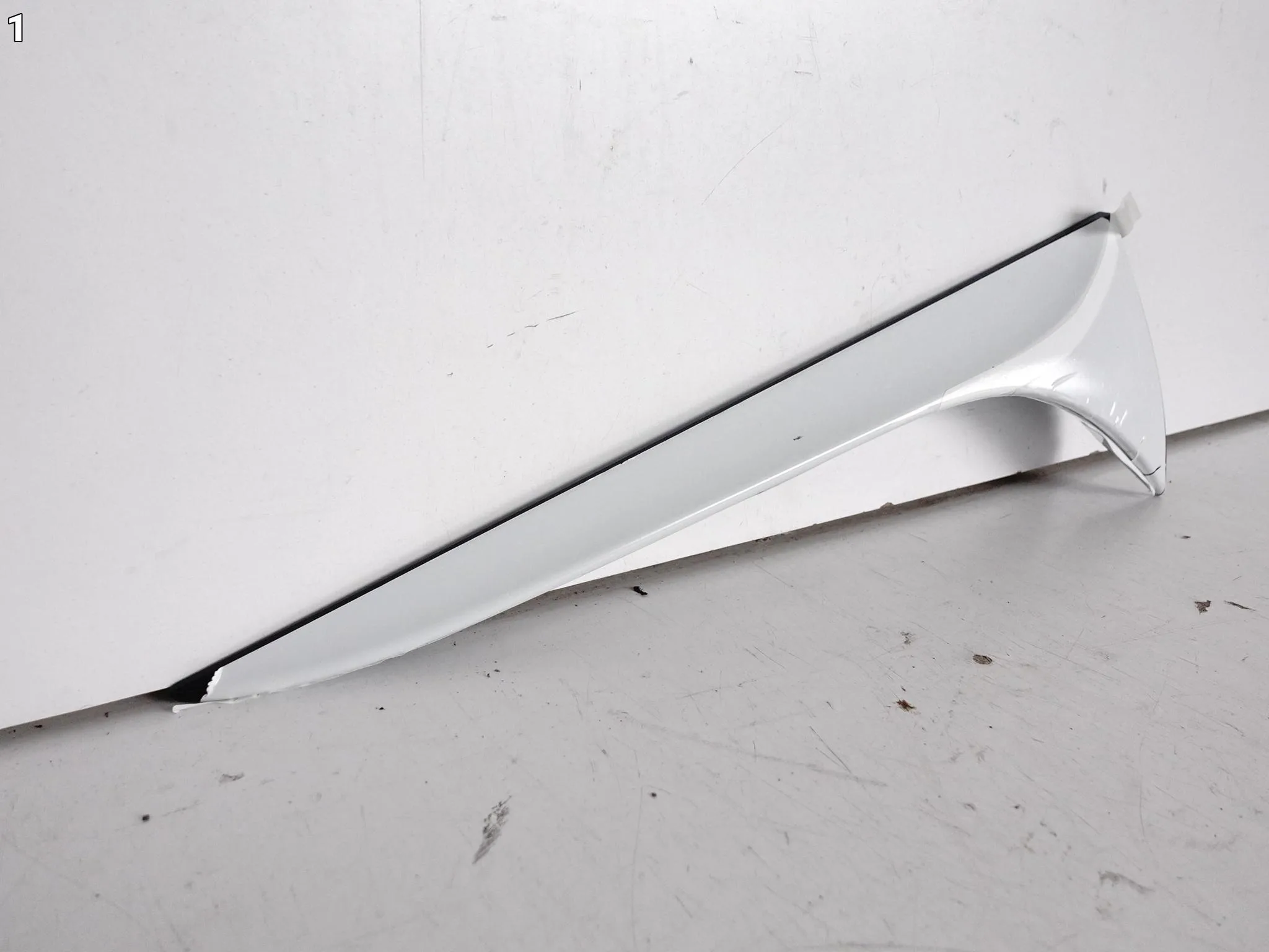 SKODA KODIAQ I 565 LIFT 16-24 LISTWA SPOILER KLAPY BAGAŻNIKA LEWA TYŁ ORG 4e9790200ceb95194f9df6c01ed03256