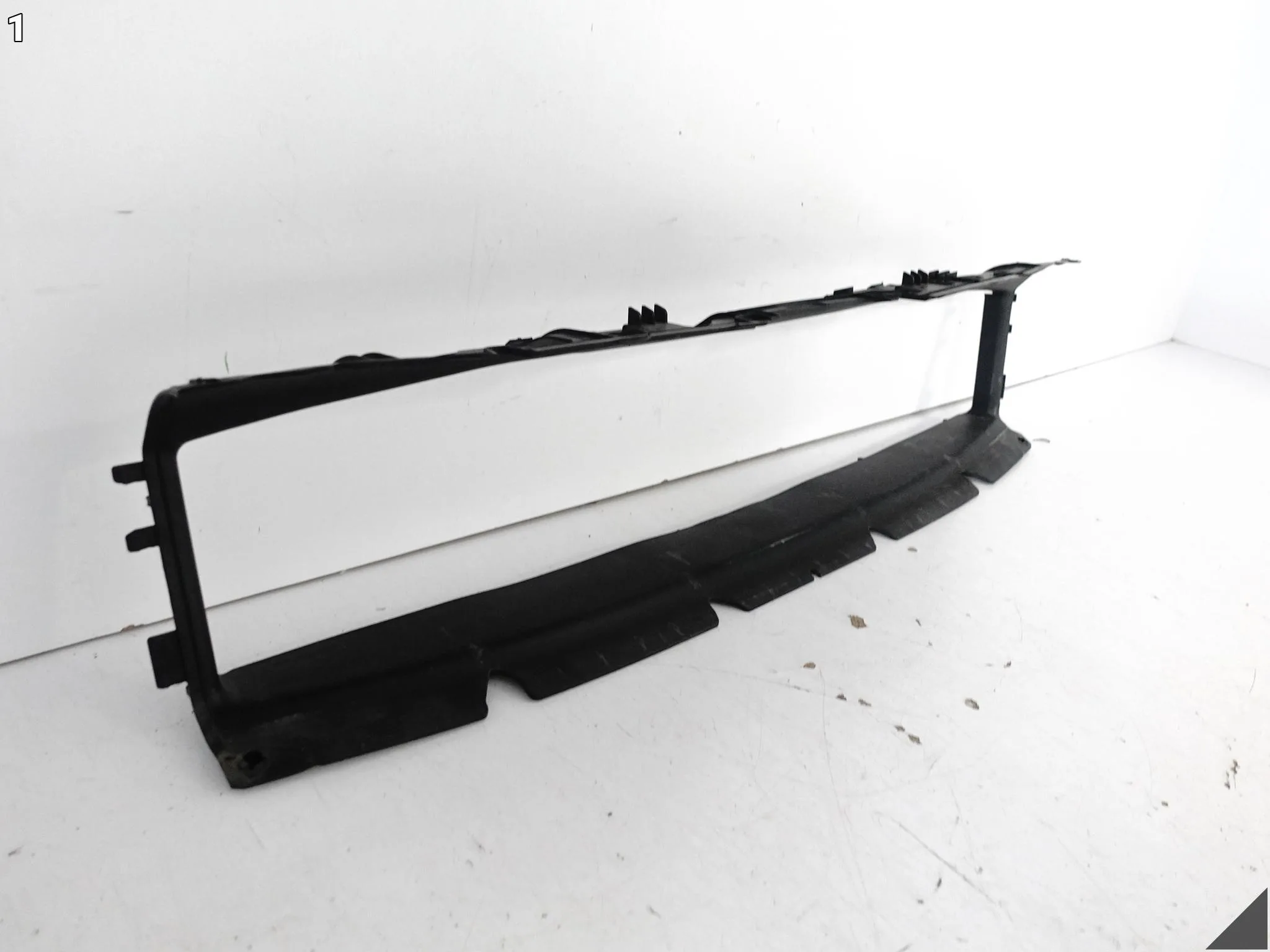 PORSCHE MACAN 95B LIFT 19- KIEROWNICA POWIETRZA RAMKA OBUDOWA WLOT BEZ ACC 443b843e31d405507f767f2aac023234