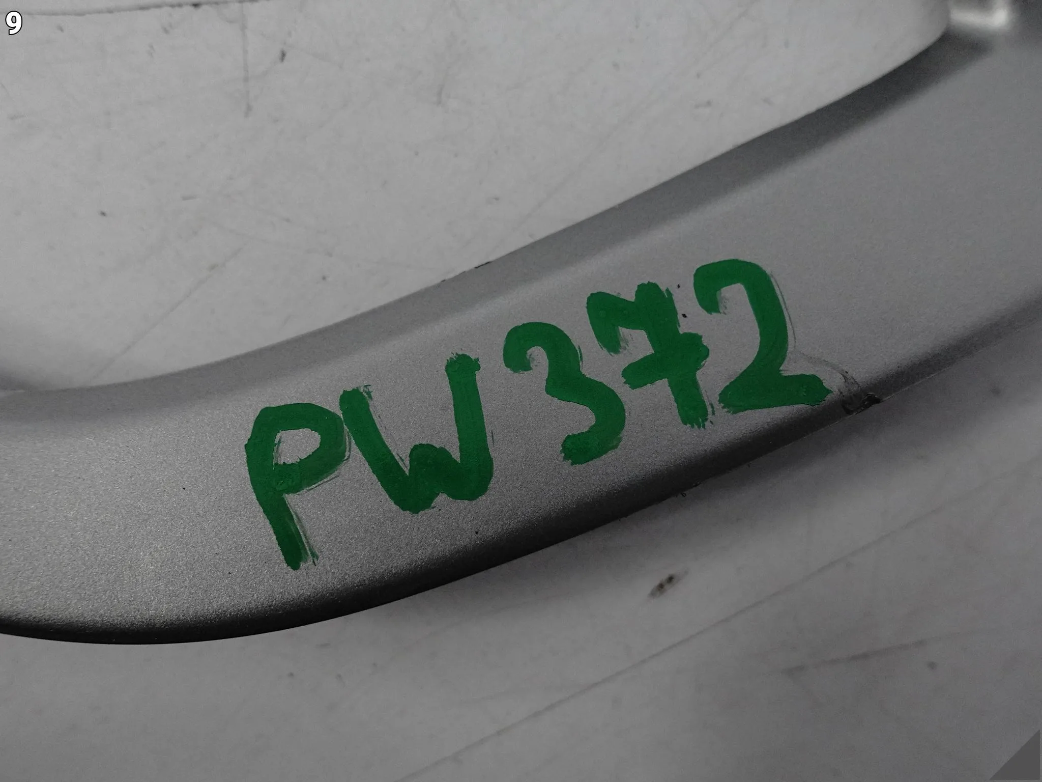 HYUNDAI KONA I 1 17-20 KRATKA ATRAPA RAMKA LISTWA W ZDERZAK LEWA PRZÓD 91a2c85f48b0659b20fc81a7304f0bc4
