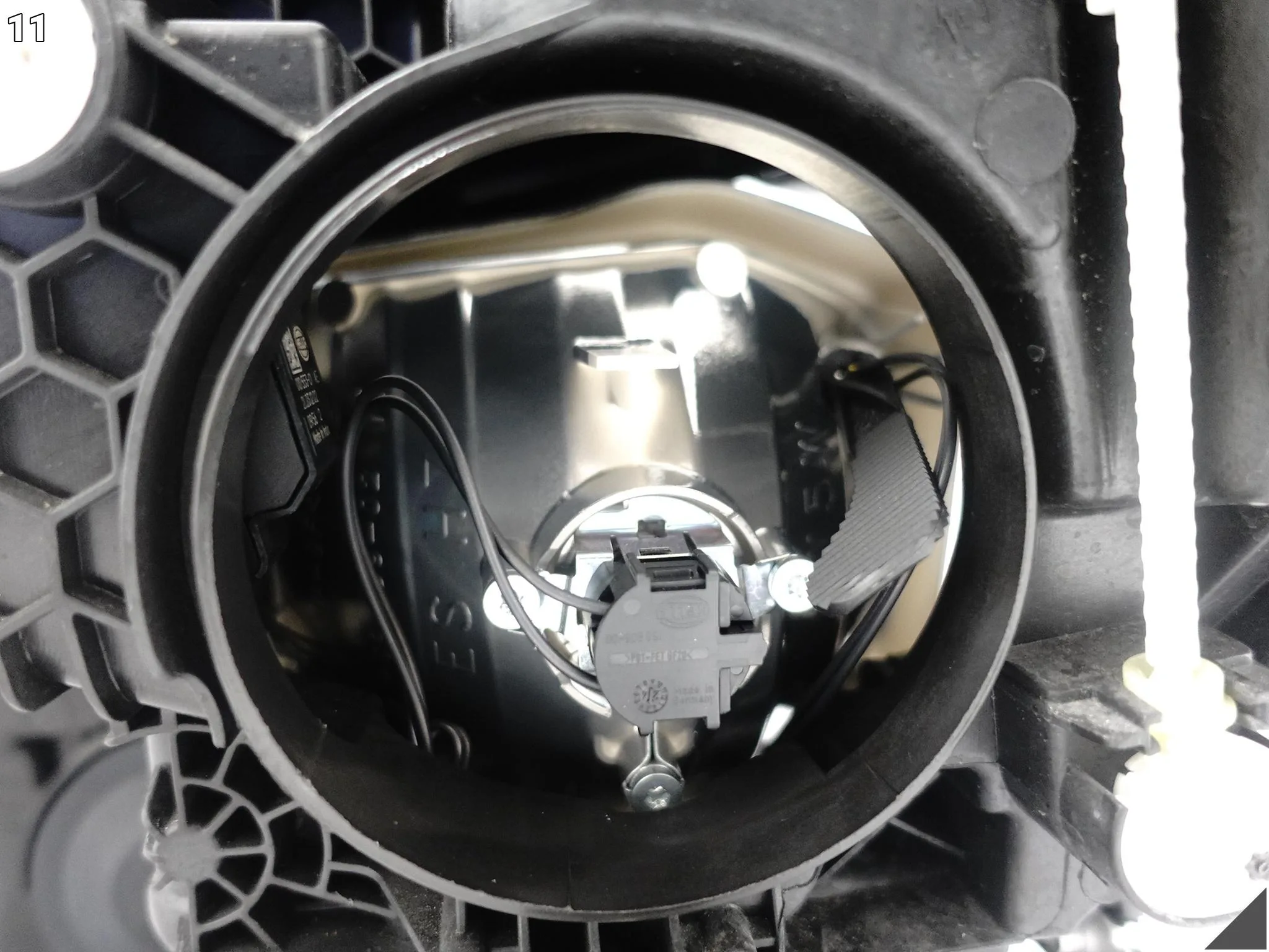 VW CRAFTER II 2 MAN TGE 7C1 16- LAMPA HALOGEN ZWYKŁA H7 PRAWA PRZÓD EUROPA c539f1bc3004418e71c738cb4d243bef