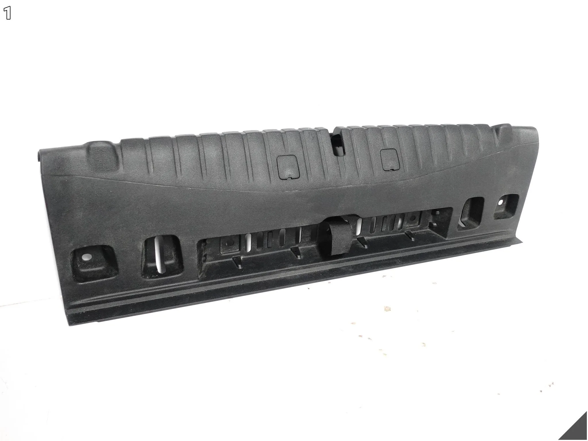 BMW M8 F91 F92 F93 8 G14 G15 G16 18- OSŁONA OBUDOWA BAGAŻNIK BELKA PAS TYŁ 4674f86b8c819e77948d851a163b4494