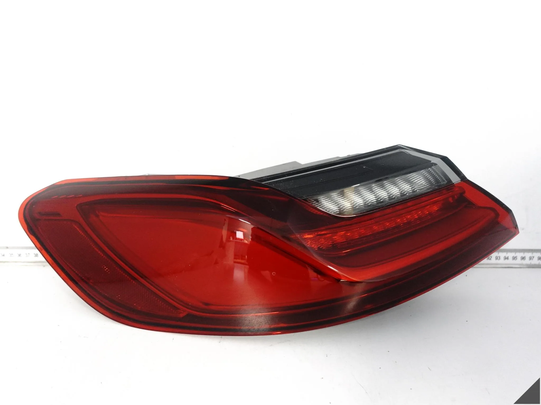 BMW M8 F91 F92 F93 8 G14 G15 G16 18- LAMPA LED W BŁOTNIK TYŁ LEWA EU 5a6d32e1b0f5402e4e3c4d5c65e67622