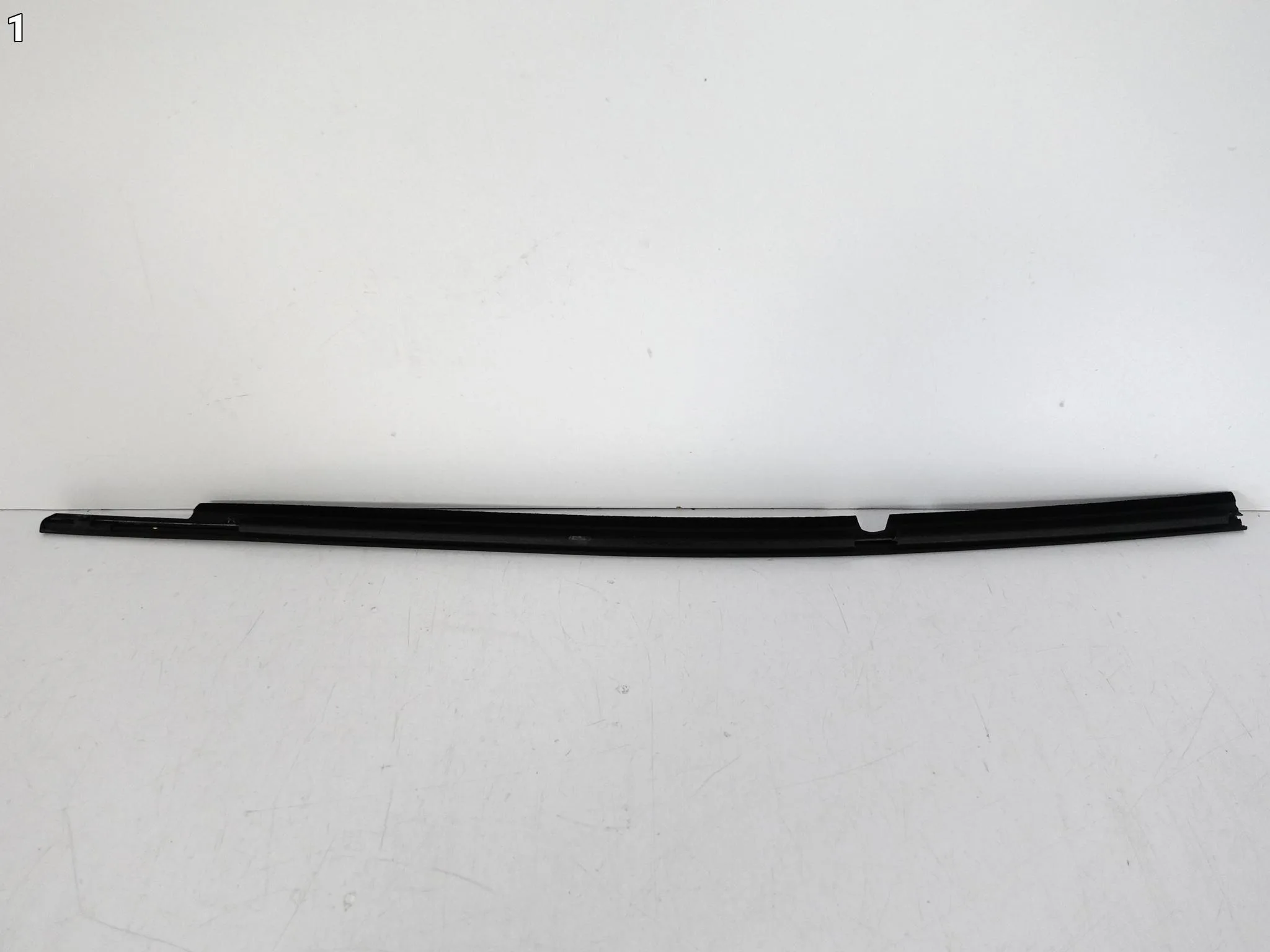 TOYOTA YARIS IV CROSS 20- LISTWA ZGARNIAJĄCA SZYBY DRZWI PRAWA TYŁ NOWA ORG 06376b3a640d16a0160d3171089622f2