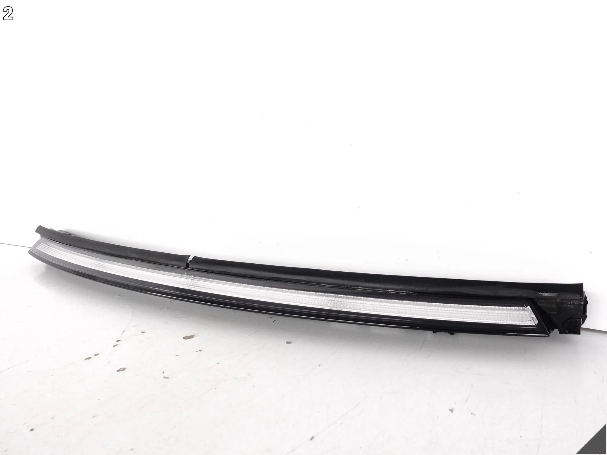 MERCEDES EQC W293 19-23 LAMPA LED ŚRODKOWA NAD GRILL LISTWA PRZÓD EUROPA 86924d6be41b6a06a71c65448109a347