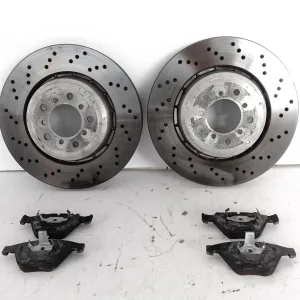 BMW M3 E92 E93 E90 M1 M E82 LCI TARCZE HAMULCOWE + KLOCKI PRZÓD 2000km ORG 4dd8fa279776404bdc72d723bce15c2c