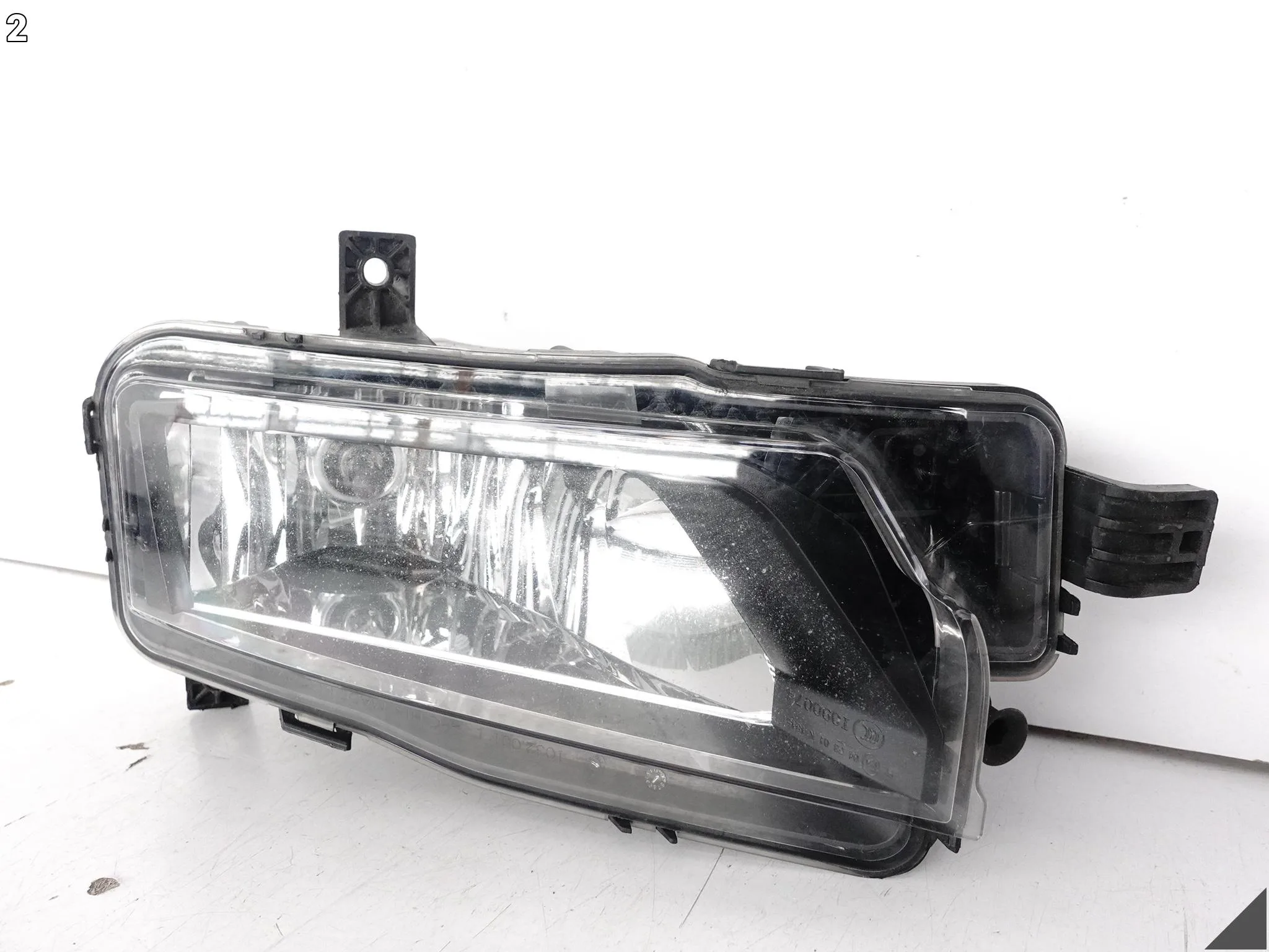 VW CADDY IV 4 2K5 15-20 HALOGEN LAMPA PRECIWMGIELNA W ZDERZAK LEWA PRZÓD d63ac10755508a2a3e1b683b3a875e69