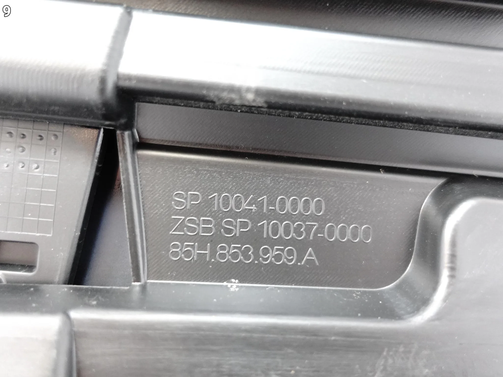 AUDI Q6 SQ6 E-TRON 85H 23- DOLNA LISTWA OSŁONA DRZWI LEWA PRZÓD X7C 3cea8efd43a5d79465febb9bb168d9bd