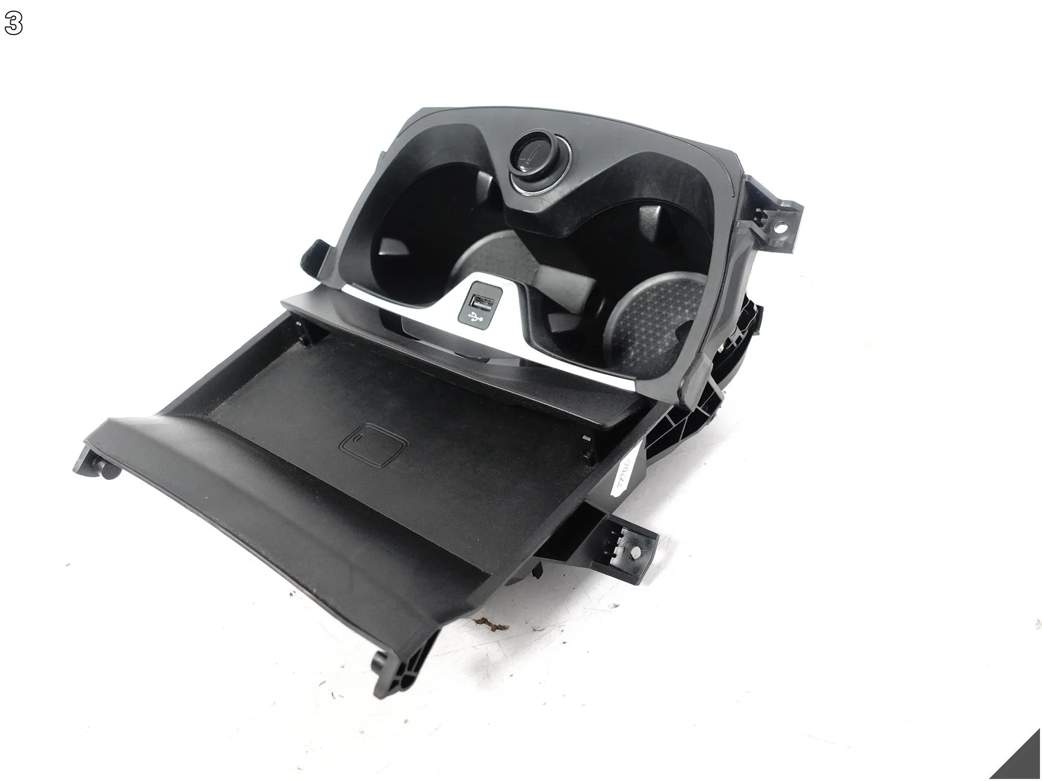 BMW 1 F40 19-24 UCHWYT NA KUBKI SCHOWEK ŁADOWARKA NFC USB TUNEL ŚRODKOWY 09c2dbeb70d6644b1b9d28672a95cdbd