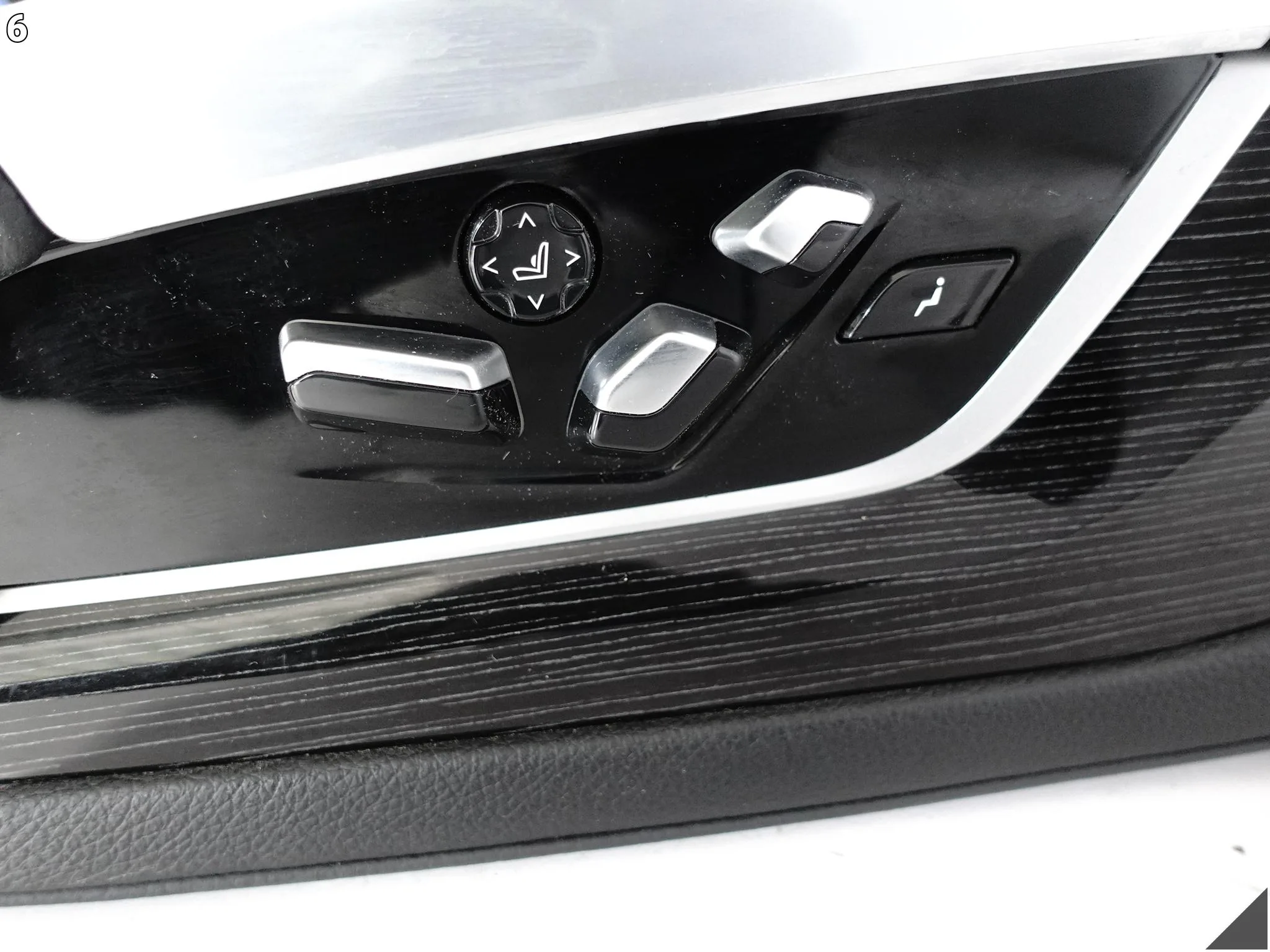 BMW 7 G12 LCI 19-22 KANAPA PODŁOKIETNIK SKÓRA DAKOTA SCHWARZ + TABLET TYŁ a85b74ad2cbcedf5ec402ad0ae987a6b