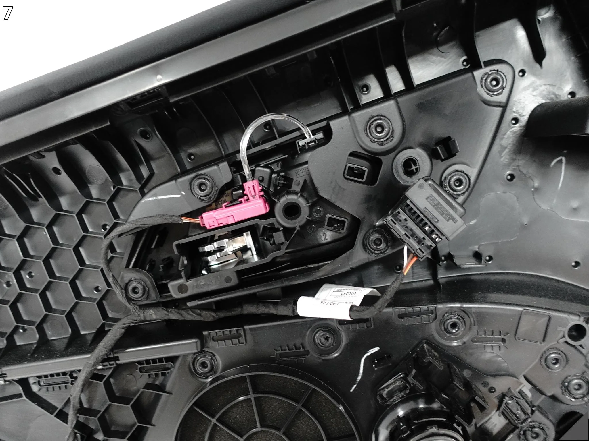 BMW 1 F40 19-24 TAPICERKA POSZYCIE + KLAMKA GŁOŚNIK DRZWI TYŁ PRAWA SKÓRA ce4c35a6bd613f17f5317b7e1ee16e26