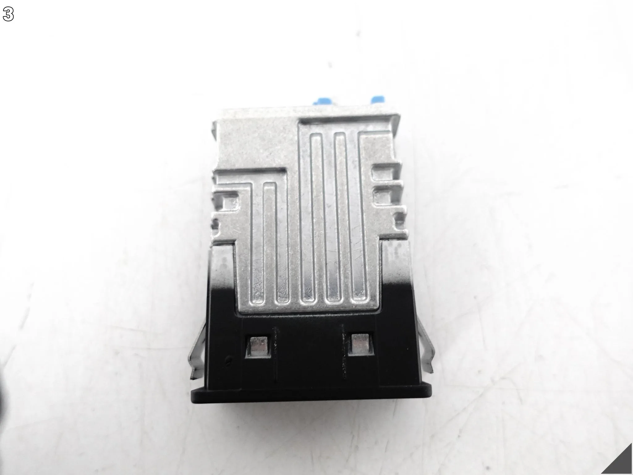 BMW 1 F40 X3 G01 5 G30 7 G11 MINI F54 F60 PODWÓJNE GNIAZDO USB DUAL ORG 6a45682a61637b7451bad3de53bf95d7