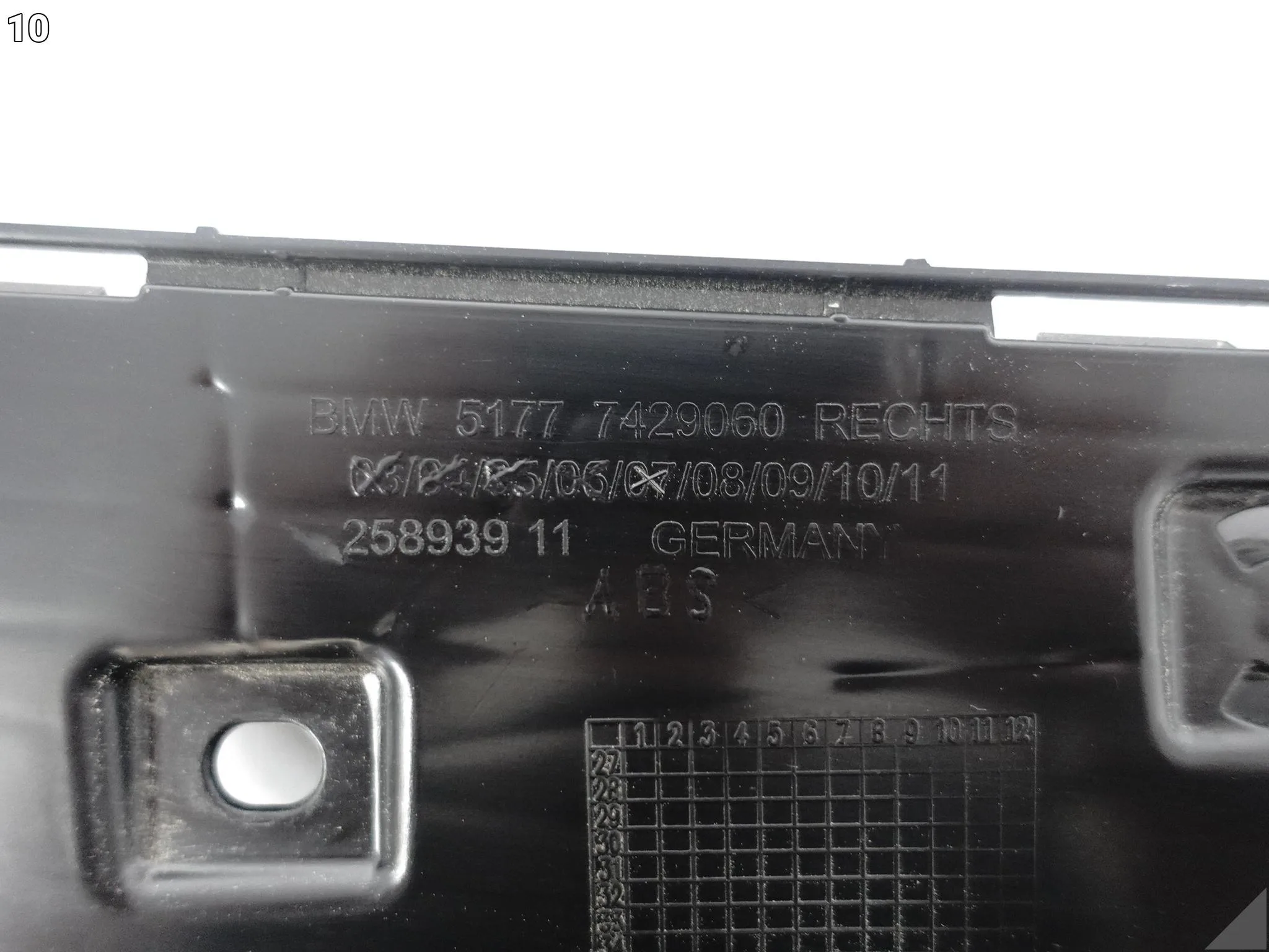 BMW M8 F91 F92 8 G14 G15 18- ŚLIZG MOCOWANIE PROGU NAKŁADKI PROGOWEJ TYŁ R e00a24d93940a8c23e36c2c65d556f9c