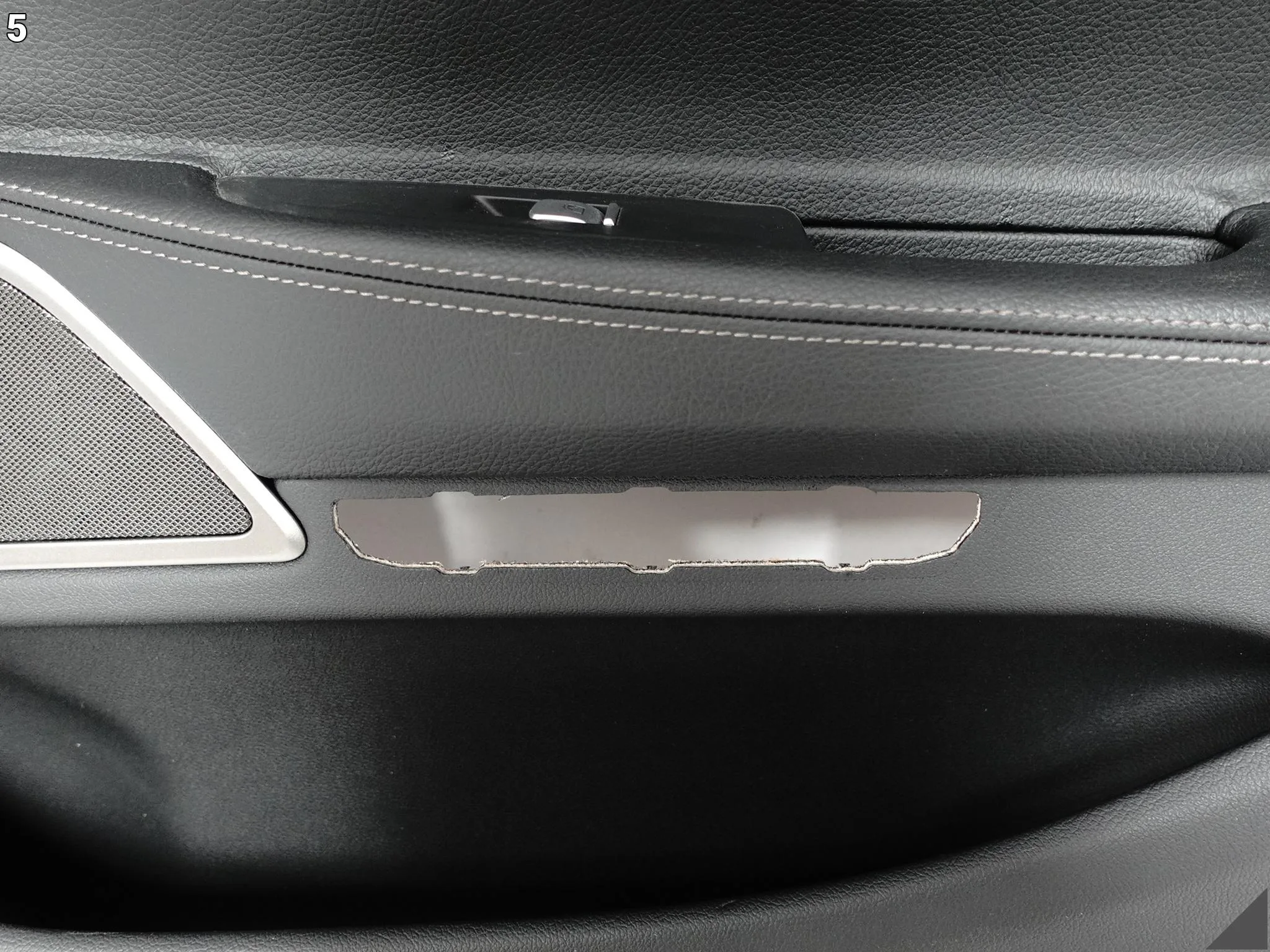 BMW 7 G12 19-22 TAPICERKA SKÓRA DEKOR KLAMKA PRZEŁĄCZNIKI DRZWI PRZÓD R 3d72220f8e1fa7b58380313b206a471c