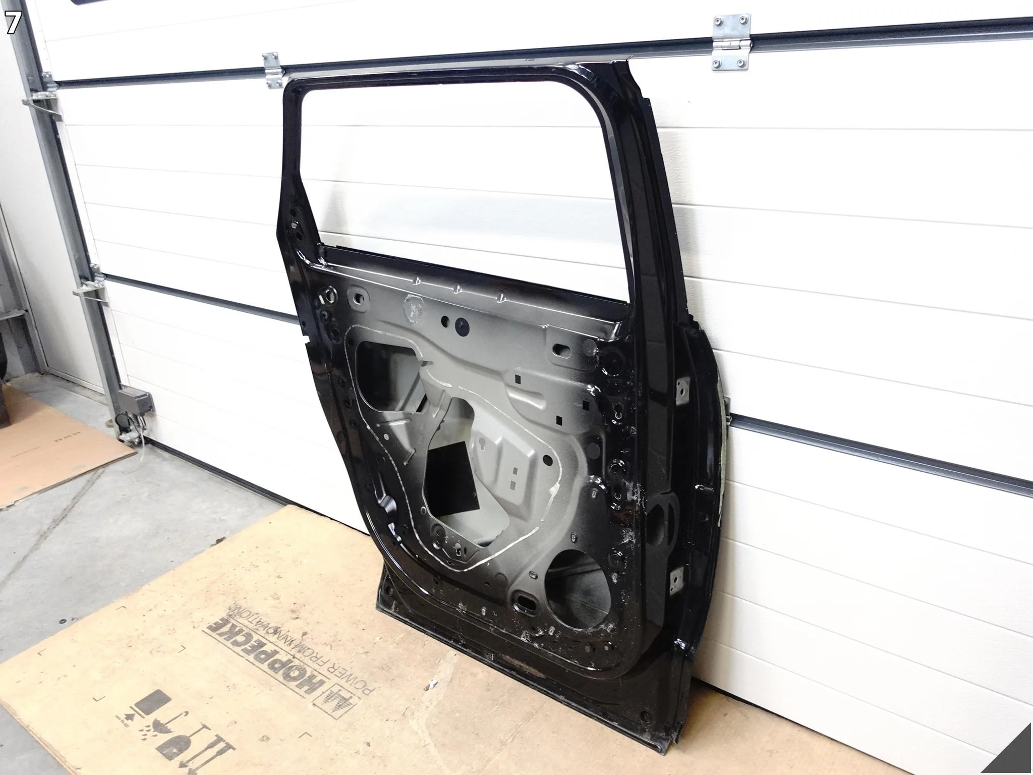 PEUGEOT 5008 II (2 GENERACJA) 17-24 LIFT DRZWI DOOR LEWE TYŁ f0eceae95e5dd2e24f6f161042ad7d06