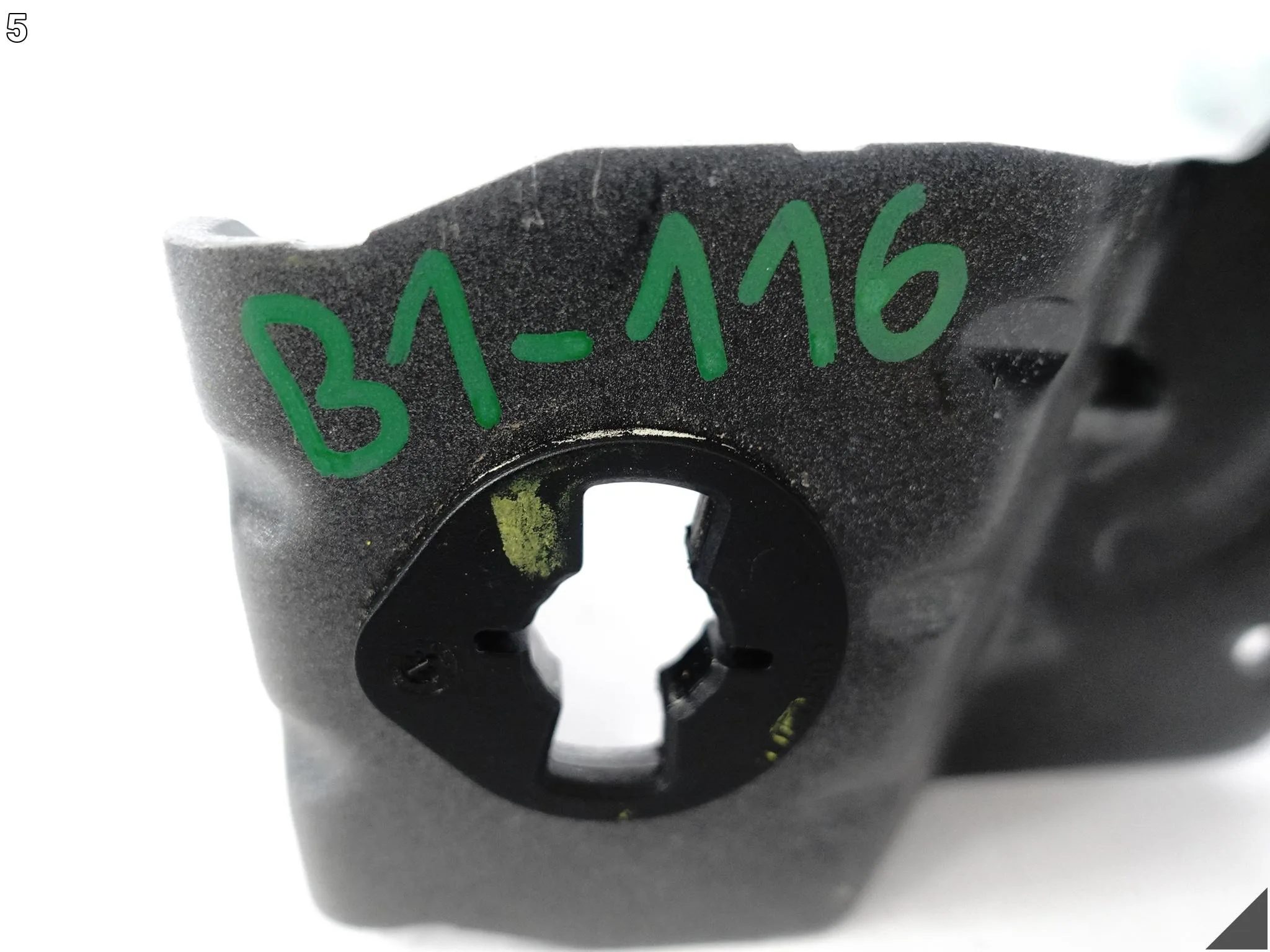 BMW M8 F91 F92 8 G14 G15 18- WSPORNIK MOCOWANIE OPARCIE ZAGŁÓWEK TYŁ PRAWY a62f3048f871c000855741b732000b16