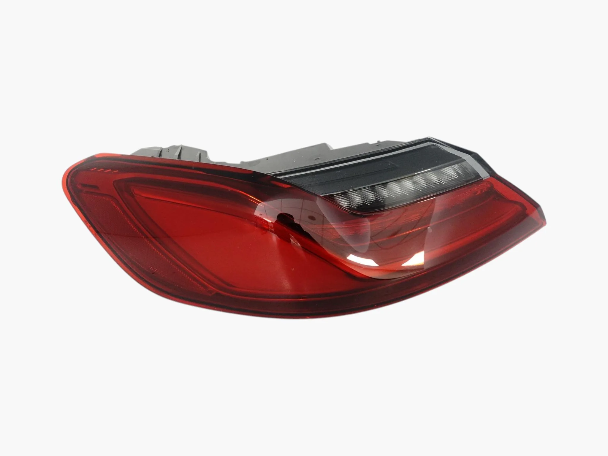 BMW M8 F91 F92 F93 8 G14 G15 G16 18- LAMPA LED W BŁOTNIK TYŁ LEWA EU 9507e372a26364f6b015aa5f3c728402
