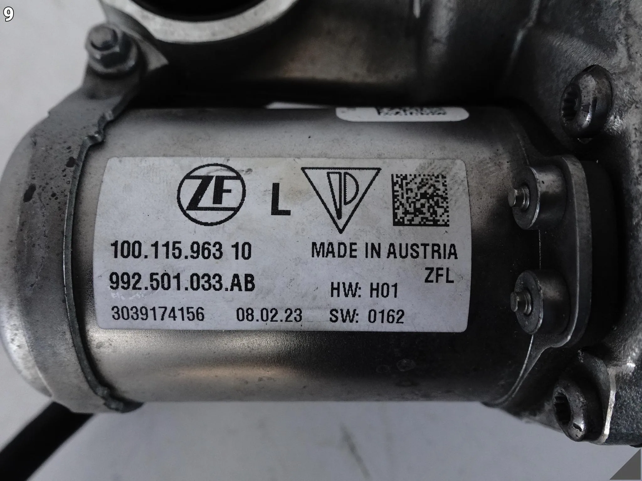 PORSCHE 911 992 19- MECHANIZM SILNICZEK UKŁADU SKRĘTNEGO TYLNEJ OSI LEWY 7d46ca0bdb45968fc91b458dc1a2f371