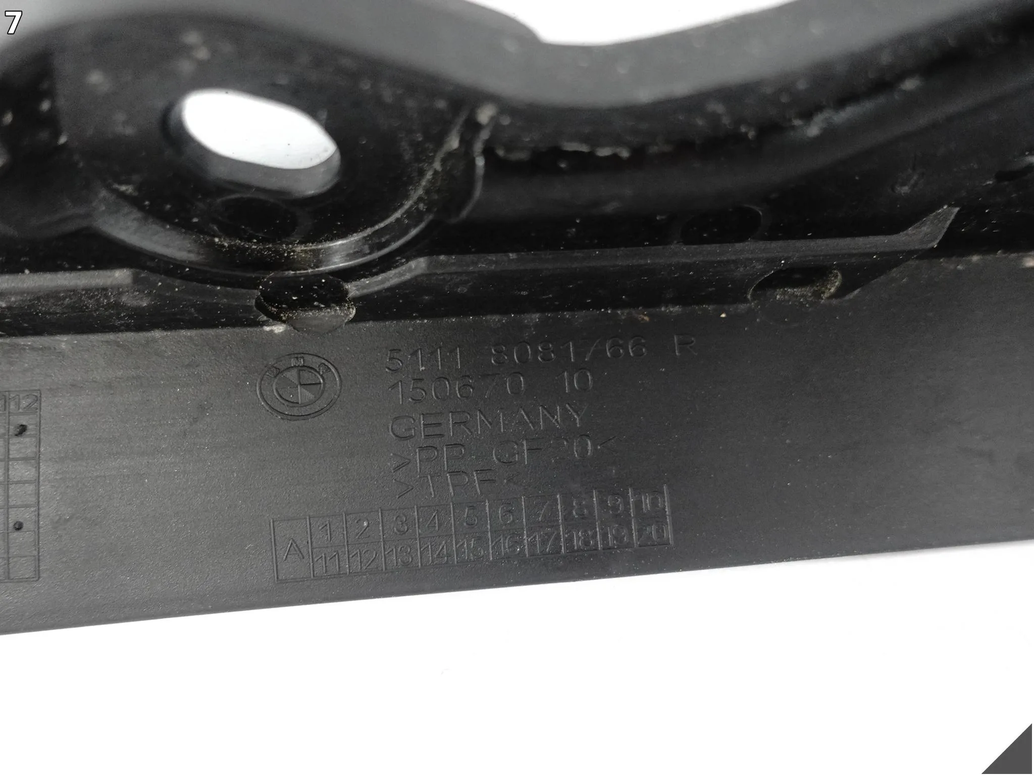 BMW M8 F91 F92 F93 M-POWER 19- SPOILER DOKŁADKA LISTWA ZDERZAK PRZÓD PRAWA 5d500b2c1e358d57c548ddf3ae7d9d1a