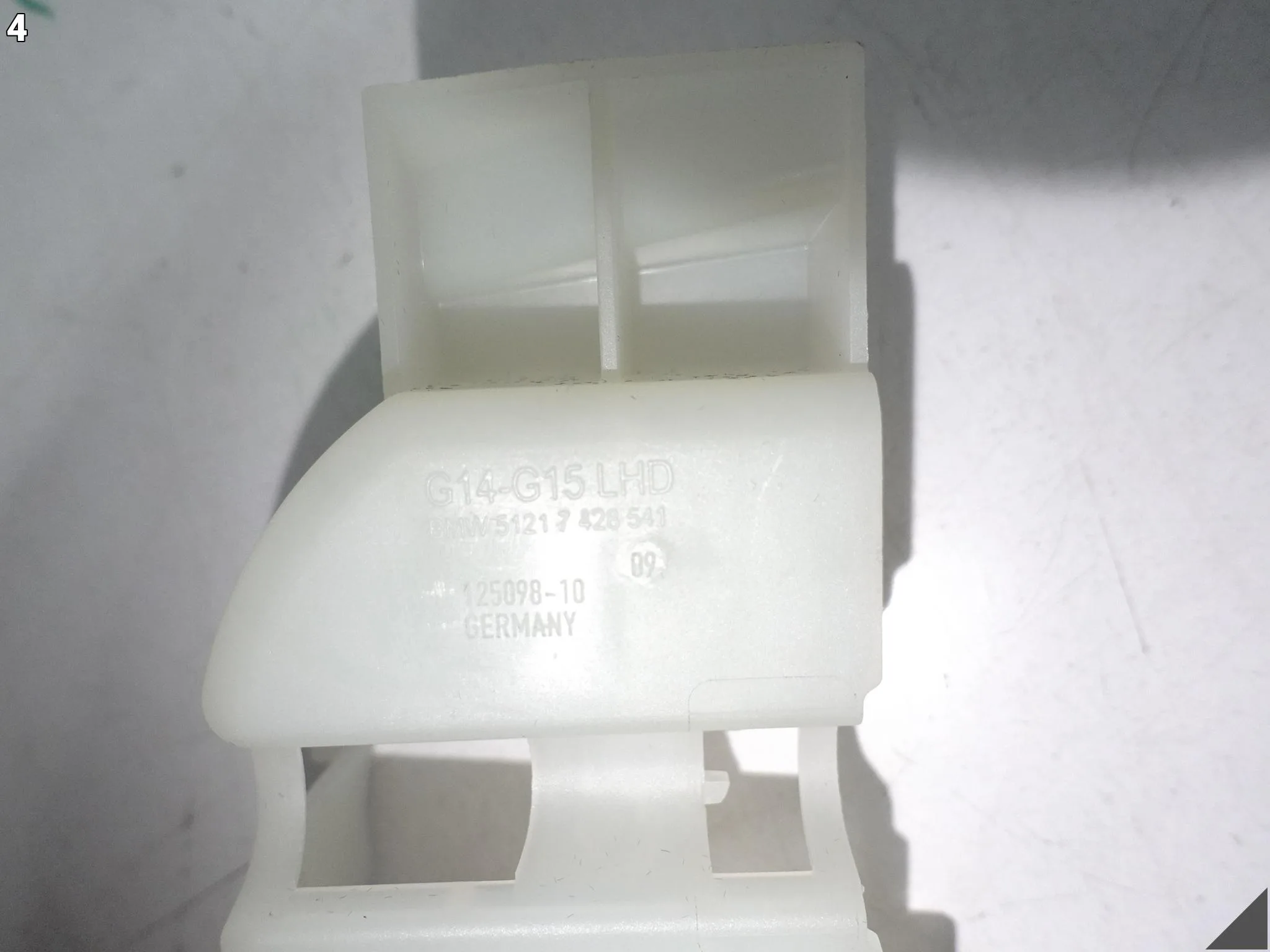 BMW M8 F91 F92 F93 8 G14 G15 G16 18- ADAPTER WSPORNIKA KLAMKI DRZWI PRZÓD L fdcbd51878538b3bb5a33367f6bfe963