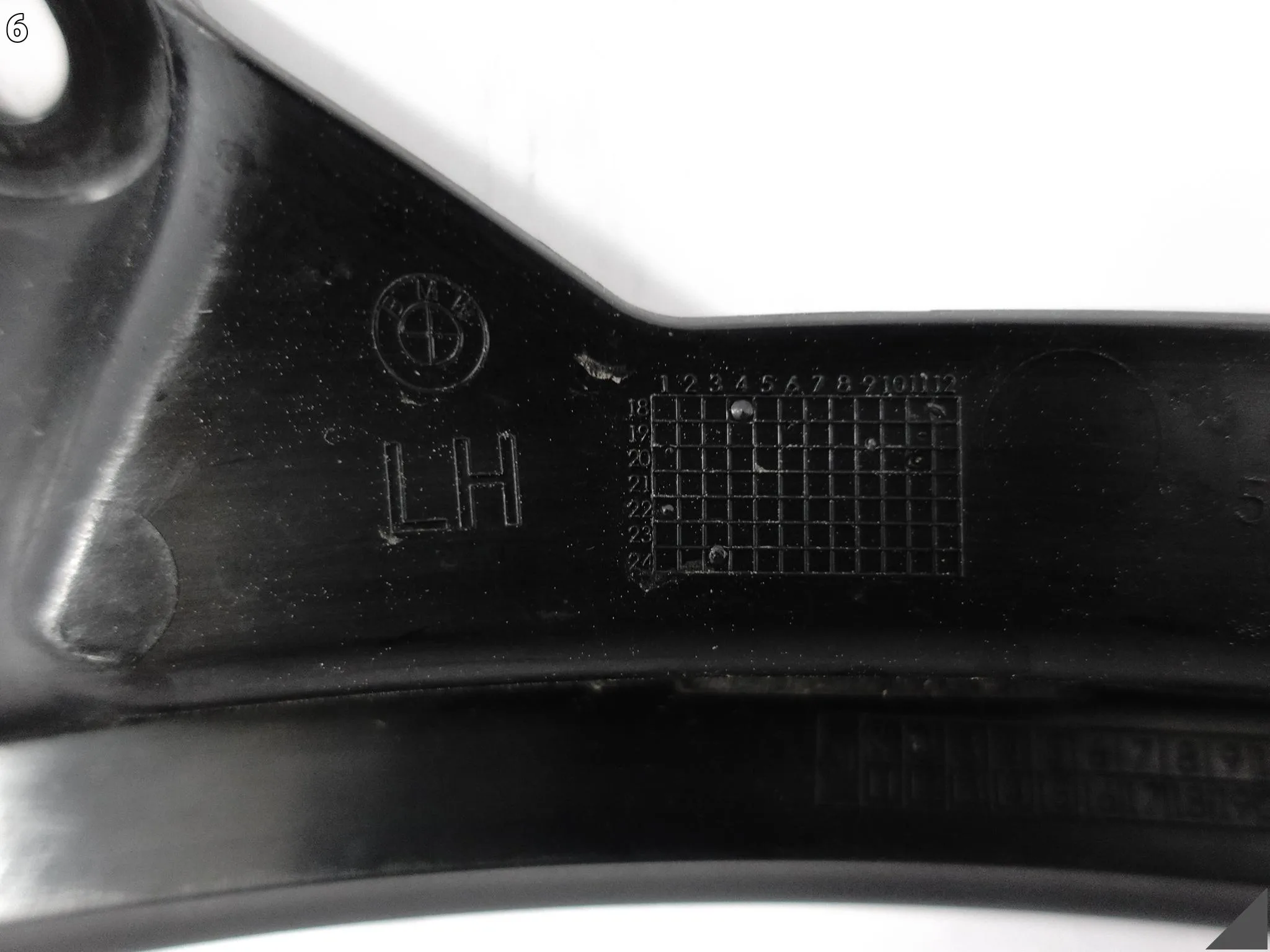 BMW M8 F91 F92 F93 M-POWER 19- LISTWA NAKŁADKA NADKOLE BŁOTNIK TYŁ LEWA 62fc62c1b4b964f8f7dc06a89bb4fedc