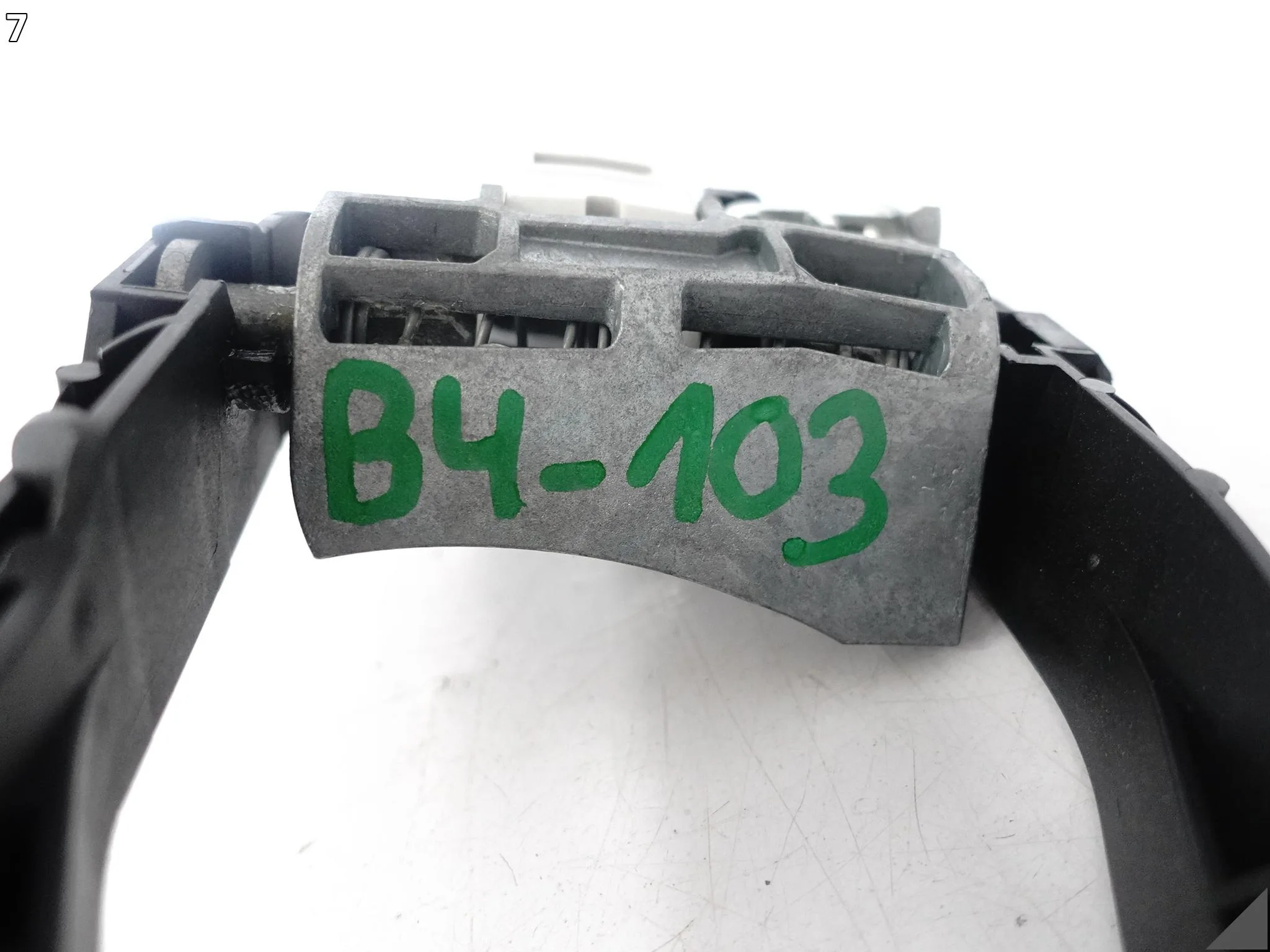 BMW M8 F91 F92 X3M F97 X4M F98 M5 F90 WSPORNIK KLAMKI DRZWI PRZÓD PRAWY 467e5dc2de4e267c64df19ac4011abff