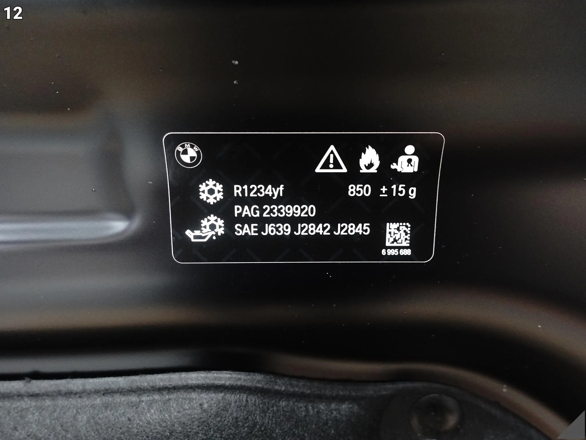 BMW XM G09 XM Label Red 23- MASKA INDIVIDUAL FROZEN CARBON BLACK P95/9 2b2eefa318e21fb1ca441b35c01e5b8d