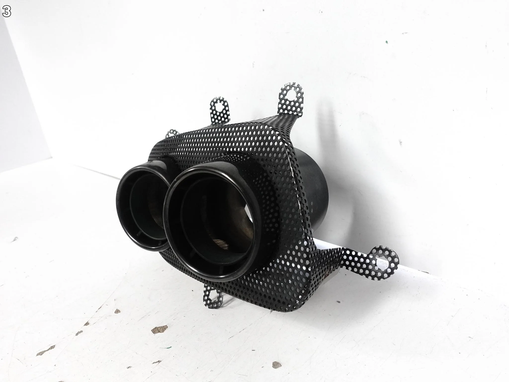 FERRARI F12 BERLINETTA F152 12-17 KOŃCÓWKA WYDECHU WYDECH KRATKA TYŁ PRAWA b2d463e7dec5c8d7840d1469954cbc03
