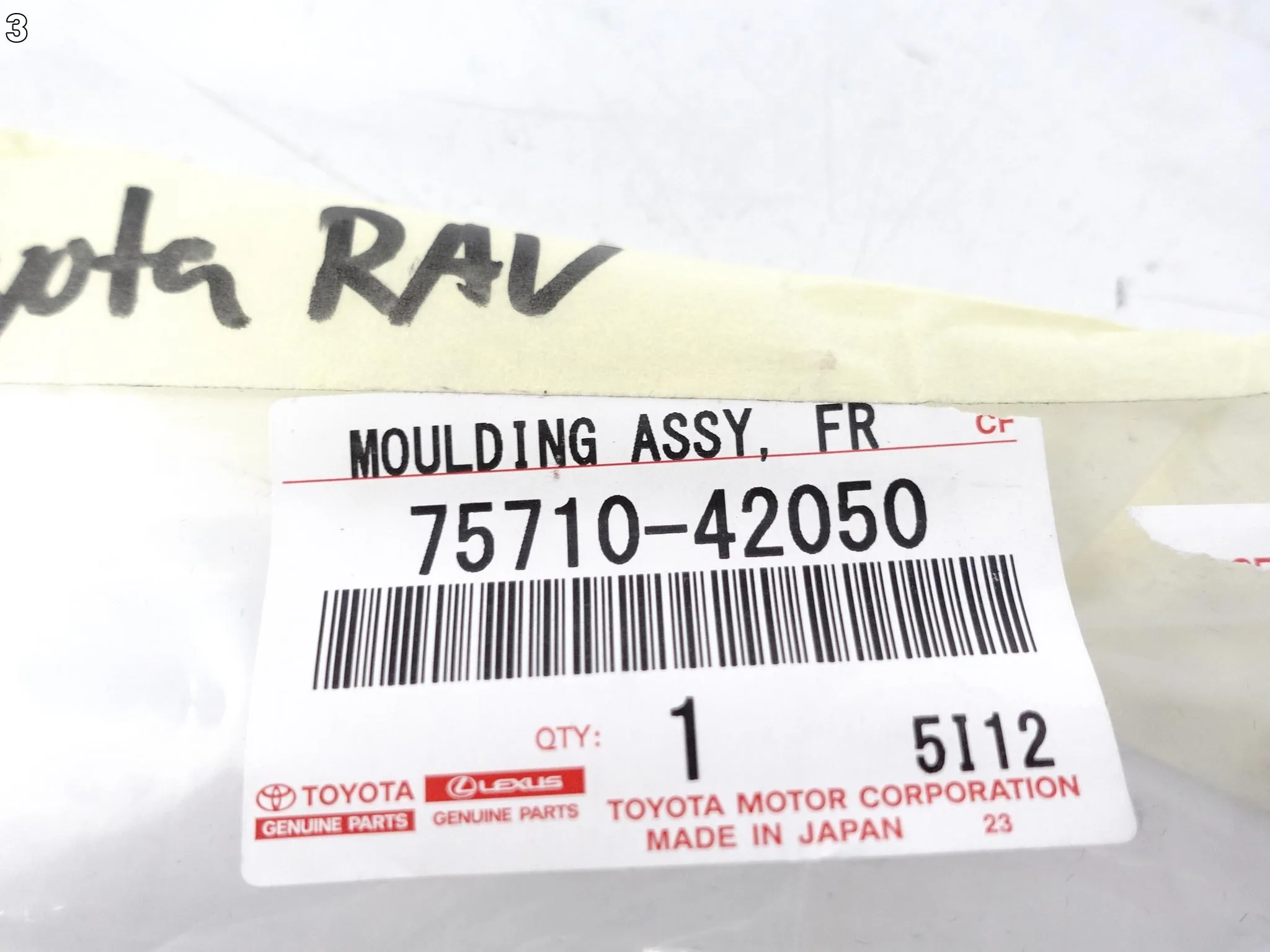 TOYOTA RAV4 V 5 XA50 19- LISTWA ZGARNIAJĄCA SZYBY DRZWI PRZÓD PRAWA ORG bc7ab22f7ad27b974f496dd1612569c3