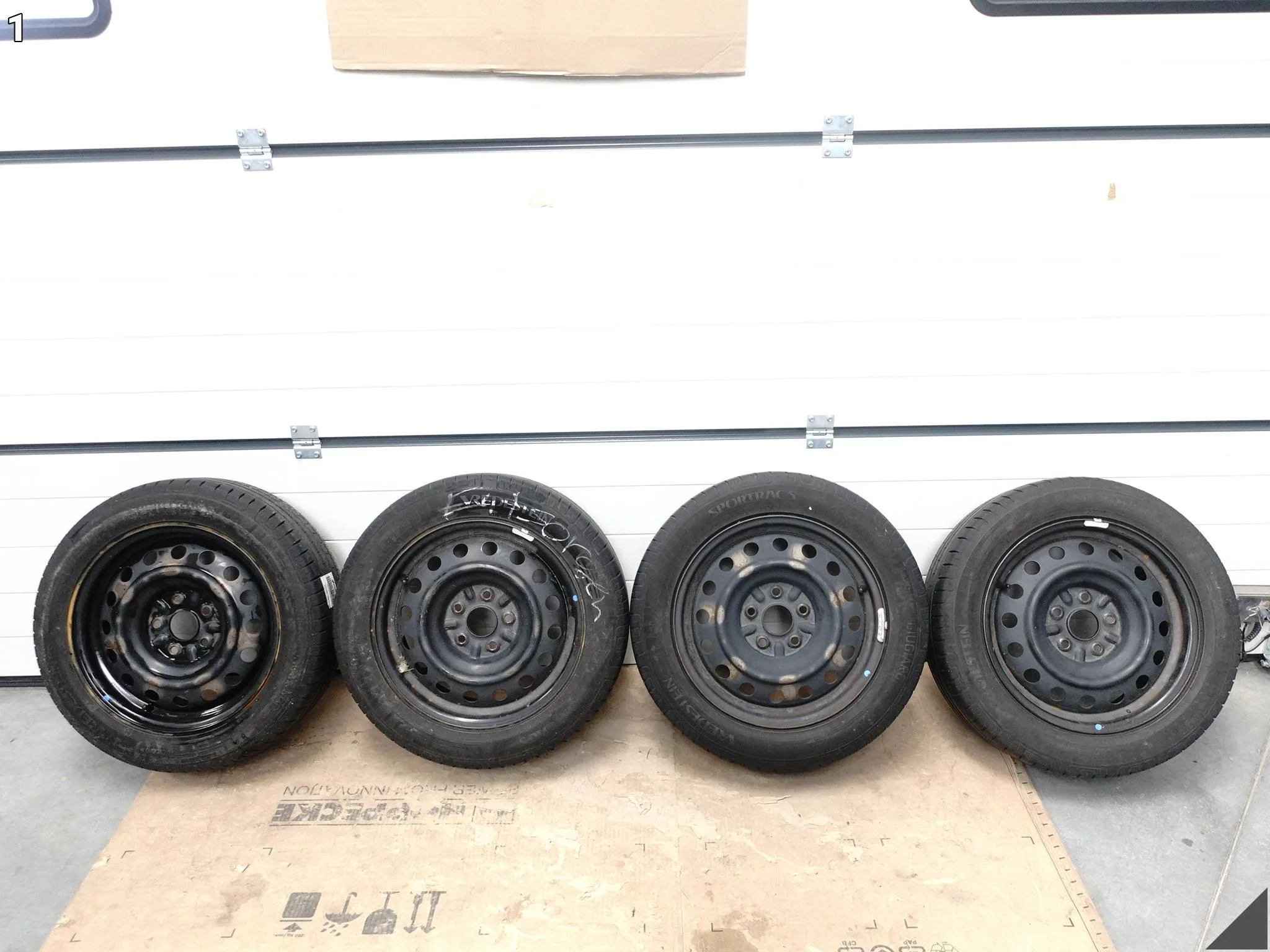 VW AUDI SEAT FELGI STALOWE 6,5×16 ET45 OPONY VREDESTEIN 205/55 6,9MM 2016r 1323b362cfdd2f3423c38fa90a191be4