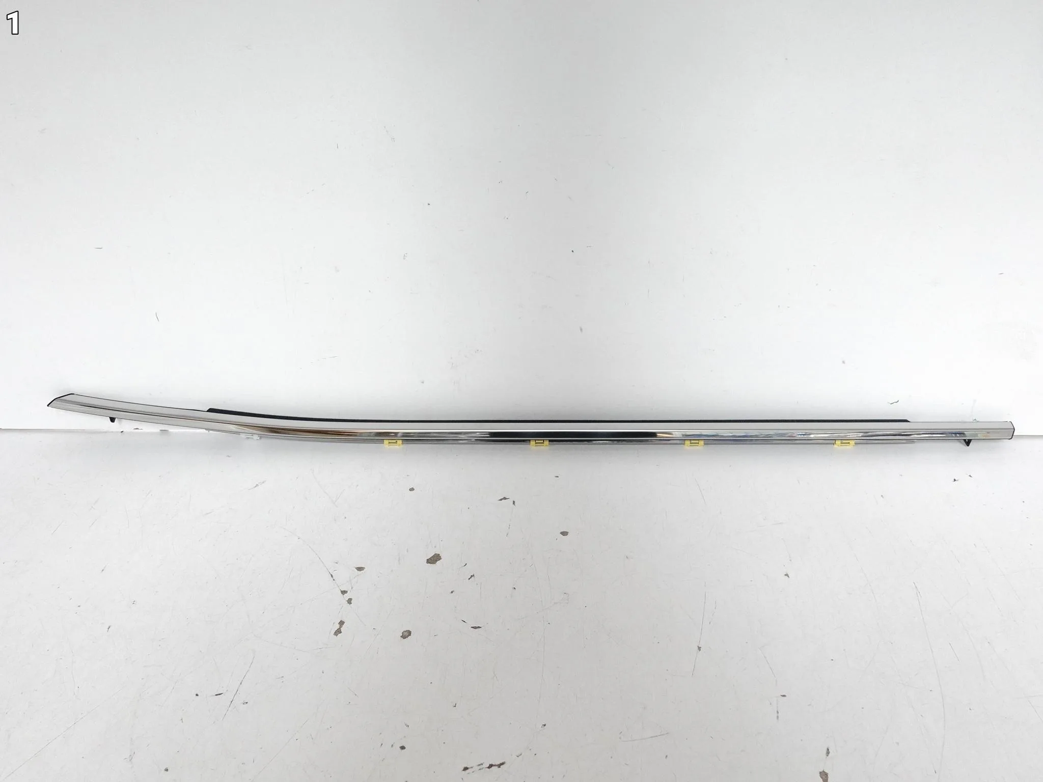 TOYOTA HIGHLANDER IV XU70 19- LISTWA ZGARNIAJĄCA SZYBY PRZÓD LEWA NOWA ORG 2024c4ec6eb24328e3d24107b014c658