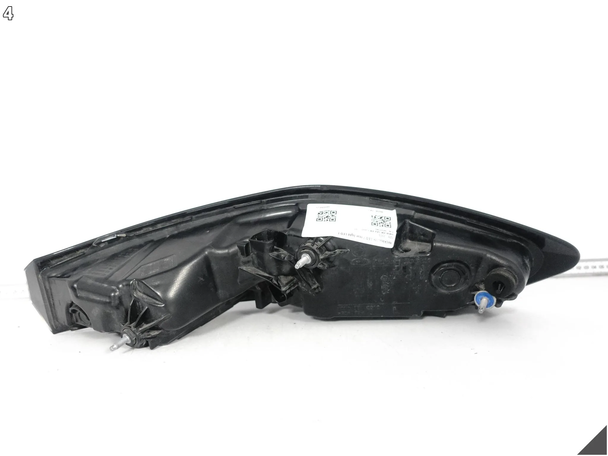 BMW XM G09 22- LAMPA LED W BŁOTNIK TYŁ LEWA DEMONTAŻ EUROPA 8852fe6ea0e1b4e79b39832873650ff0