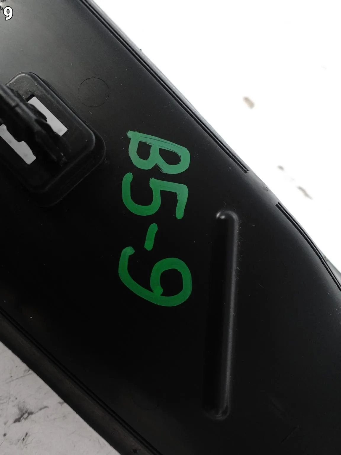 BMW XM G09 22- LISTWA USZCZELKA WYGŁUSZENIE BŁOTNIK PRZÓD PRAWA f2ef13c4c0db21713355987c73ff1383