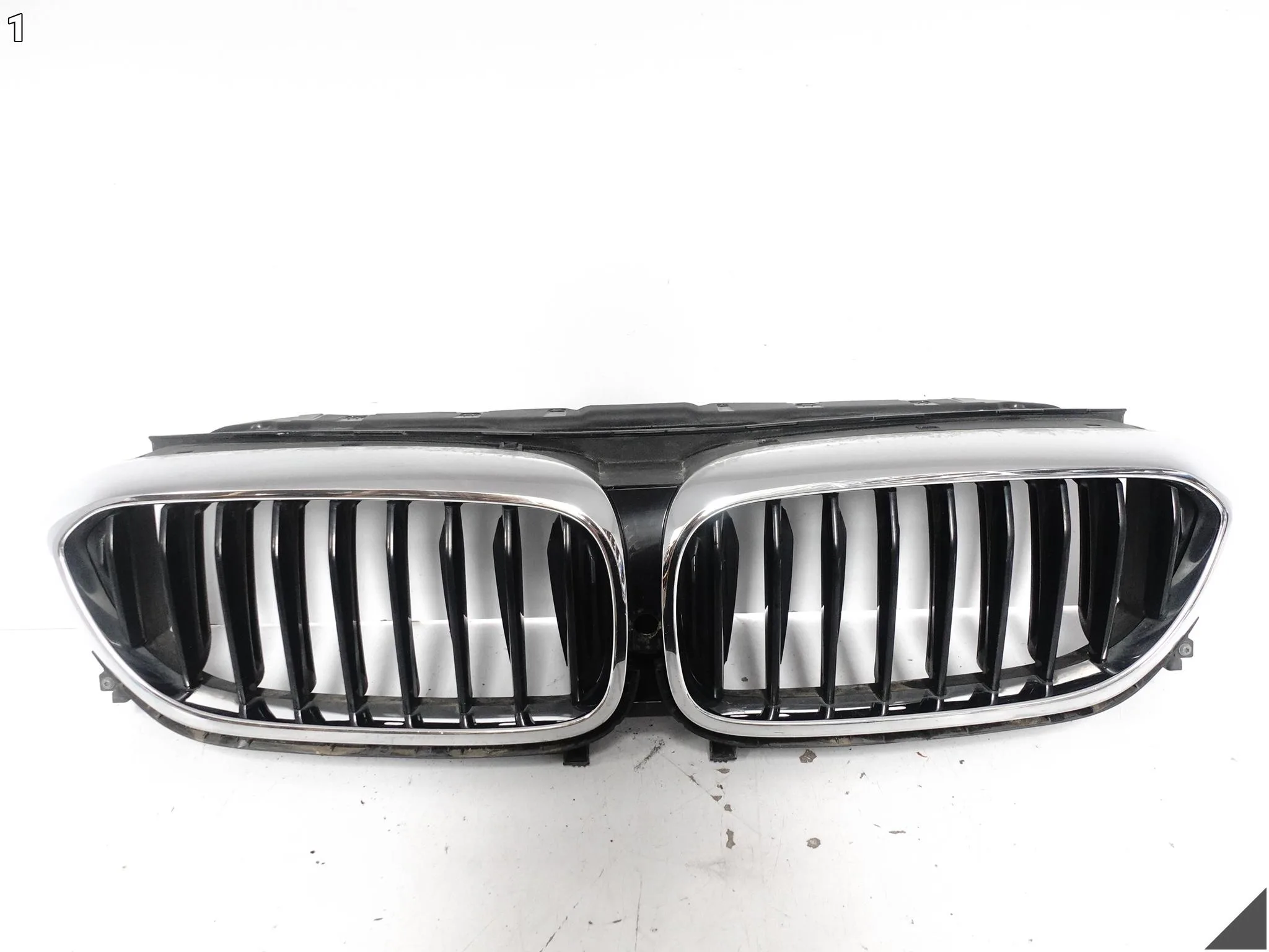 BMW 5 G30 G31 M-PAKIET 17-20 GRILL NERKI ATRAPA KIEROWNICA POWIETRZA PRZÓD b78f165247fe68c76a3beb6deb0652b5