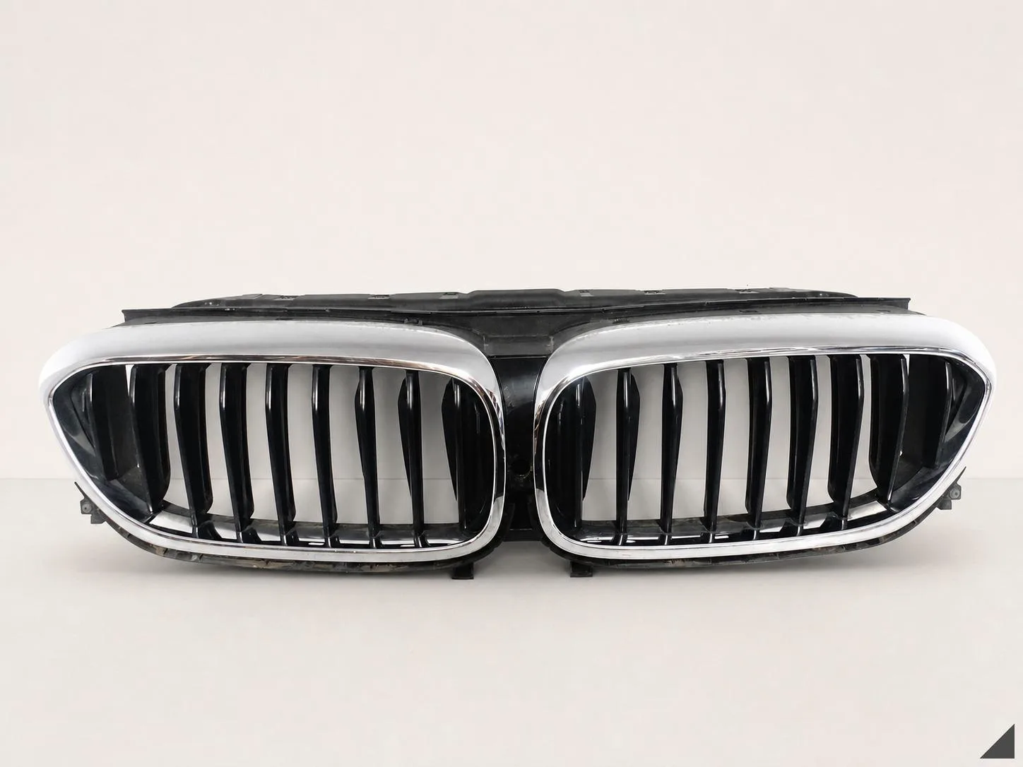 BMW 5 G30 G31 M-PAKIET 17-20 GRILL NERKI ATRAPA KIEROWNICA POWIETRZA PRZÓD 19903655cbe2902082a25b158b62c80f