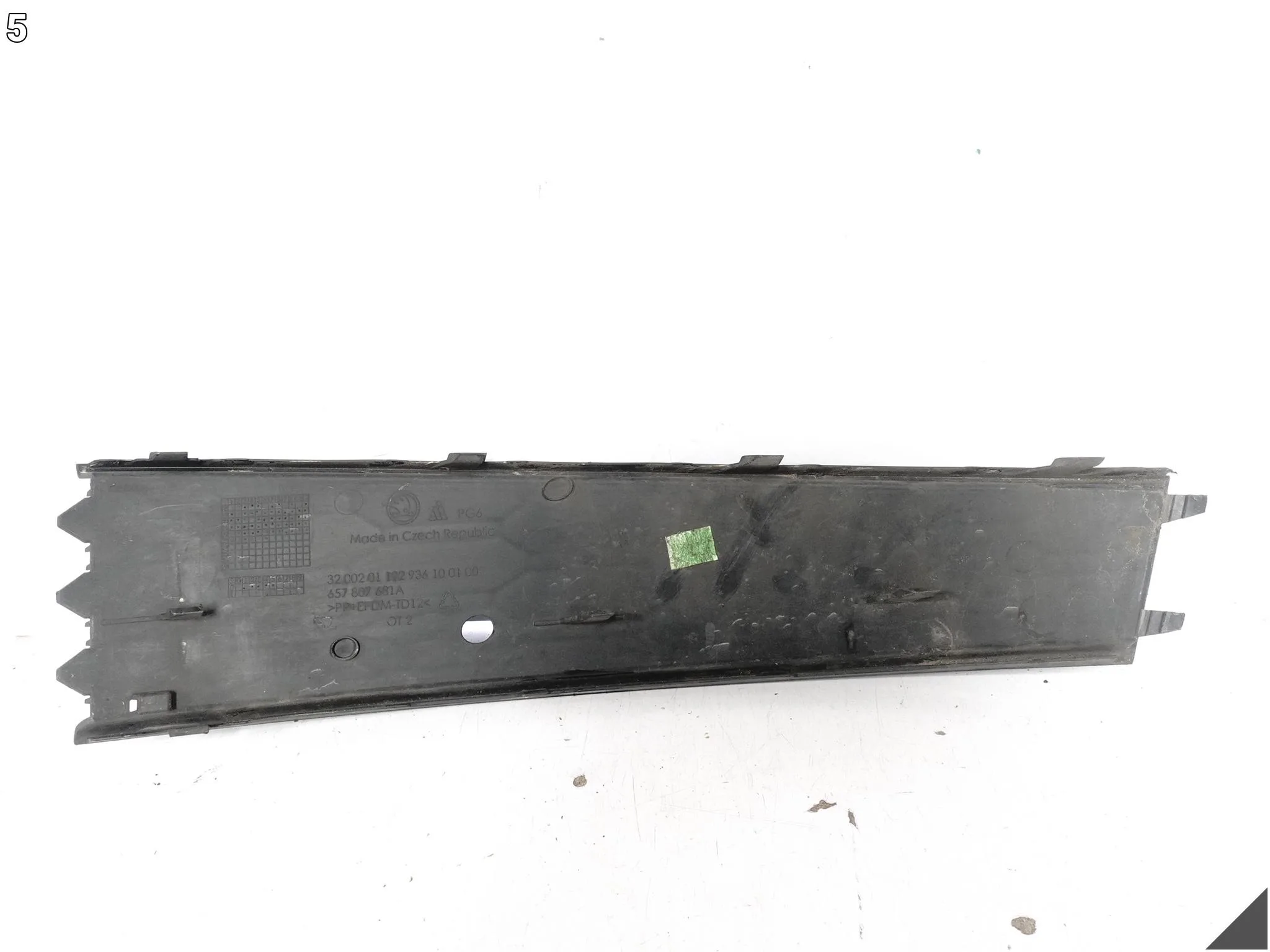 SKODA SCALA 657 19-23 KRATKA ATRAPA WLOT W ZDERZAK LEWA PRZÓD 657807681A 10e10ca75c380ebc672d9cbc46f58a6b