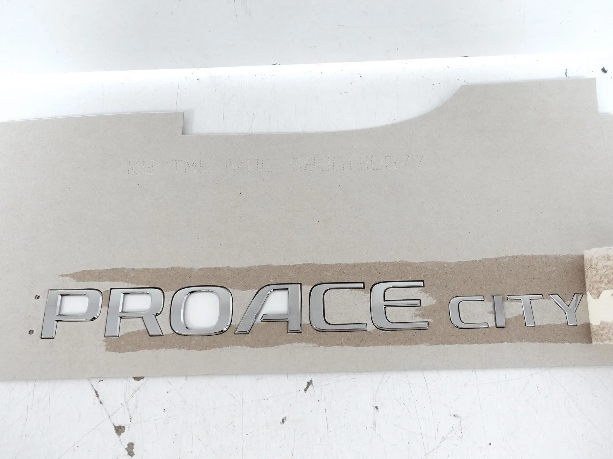 TOYOTA PROACE II 2 CITY VERSO 19- NAPIS ZNACZEK LOGO KLAPA BAGAŻNIKA ORG 94bd85429934a444bba7e316cde1e3a2