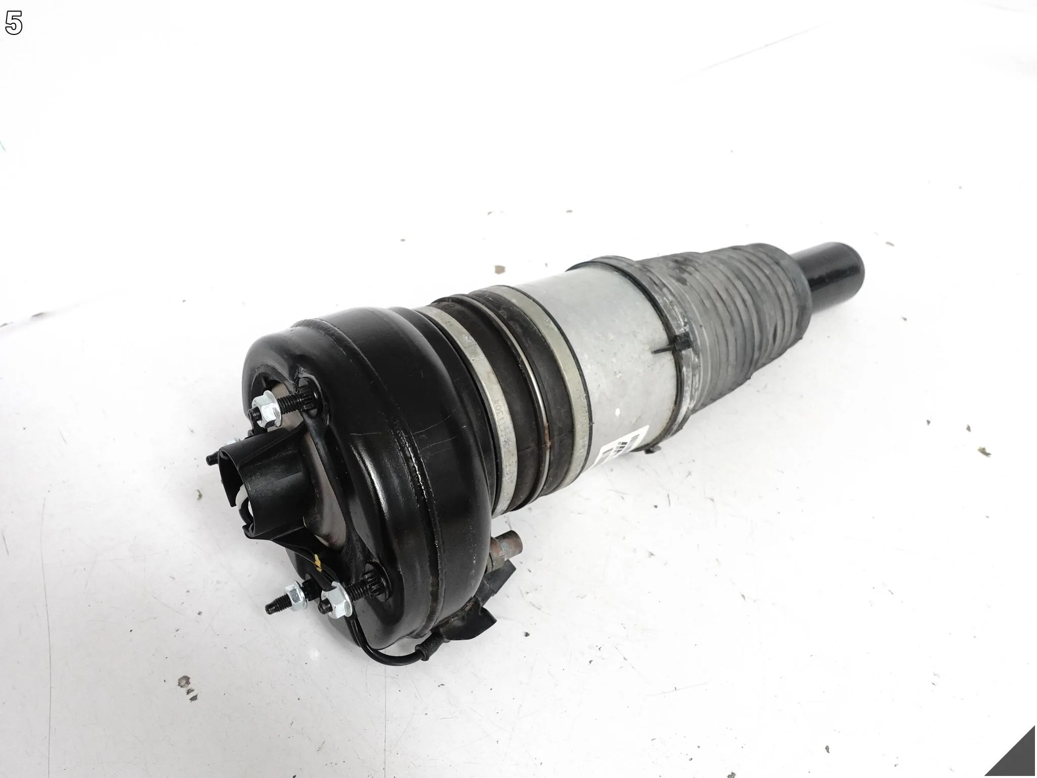 AUDI A6 C7 4G0 A7 4G8 10-18 AMORTYZATOR PNEUMATYCZNY PRZÓD LEWA = PRAWA 01d175edfaf5ae5f231faf904beef4bb