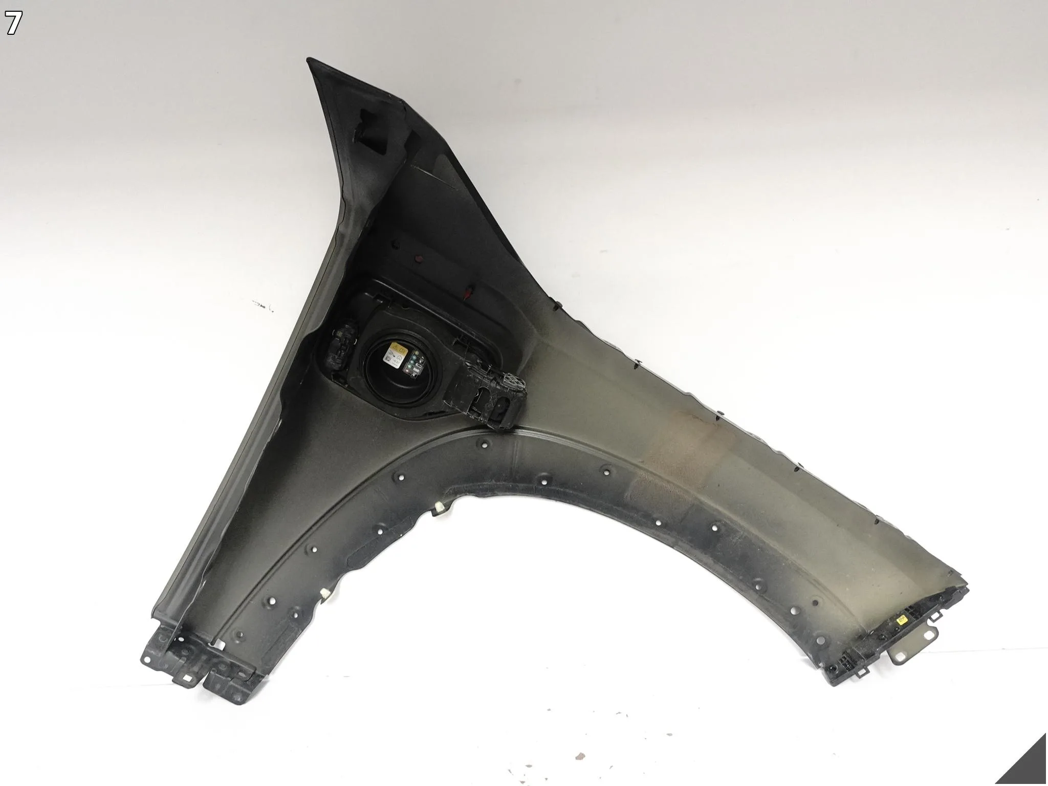 BMW XM G09 XM Label Red 23- BŁOTNIK PRZÓD LEWY P95 + LISTWA TORONTO RED b91bc203650825b2d0b6e48acd2b58f1