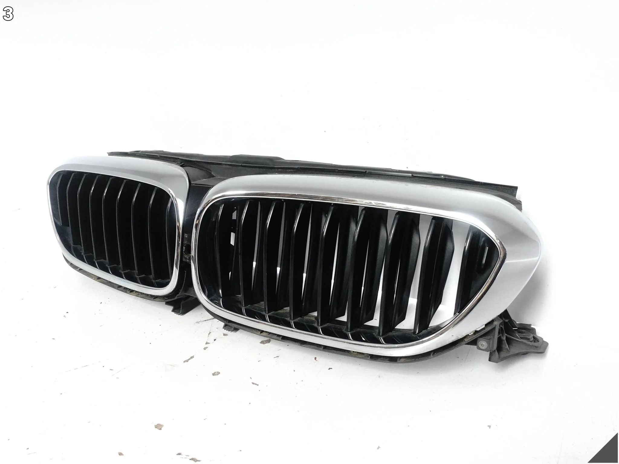BMW 5 G30 G31 M-PAKIET 17-20 GRILL NERKI ATRAPA KIEROWNICA POWIETRZA PRZÓD 57ecd0bc8dface7dfa5261db4dd76014