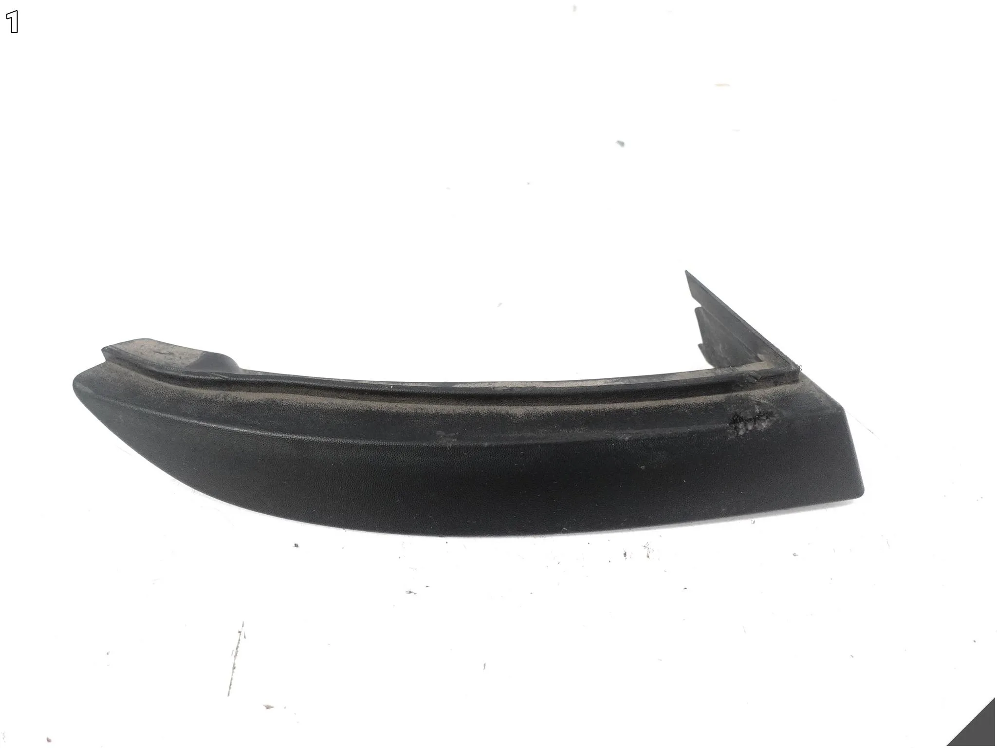RENAULT CLIO IV 4 HATCHBACK 12-16 LISTWA OZDOBNA POD LAMPĘ ZDERZAK LEWA TYŁ e3e6907d8a080636edab3625d55397fc