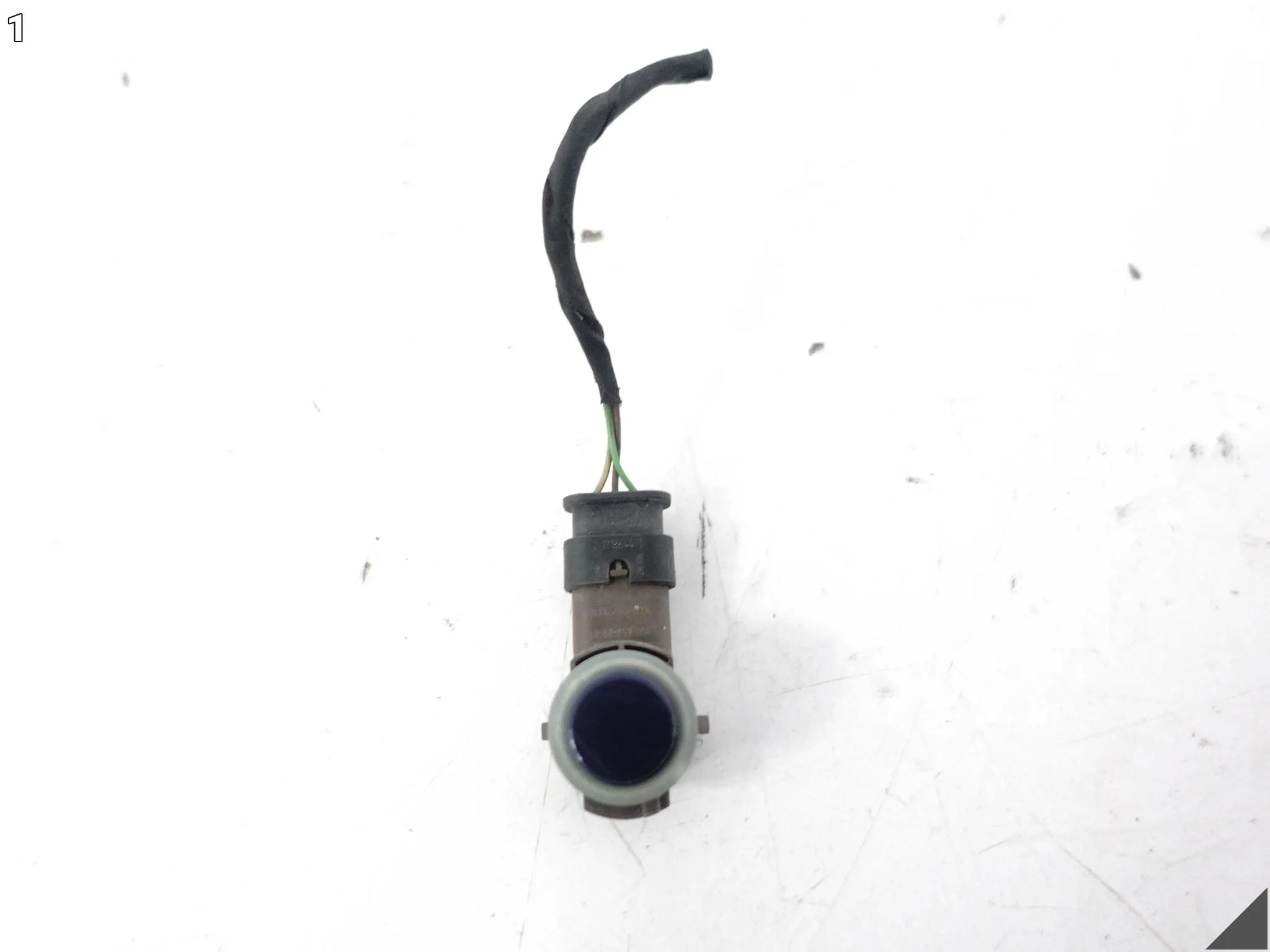 BMW 5 G31 G30 17- CZUJNIK SENSOR PARKOWANIA PDC PRZÓD MEDITERRANBLAU C10 4597401a7e549a80c8ed2d16568d7172