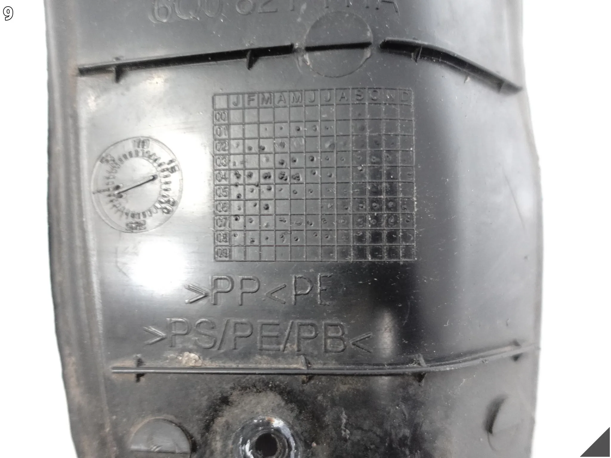 VW POLO IV 6Q0 LIFT 01-10 WYGŁUSZENIE USZCZELKA LISTWA W BŁOTNIK PRZÓD LEWE c7225b5d22668500319c27ebb34c8ae5