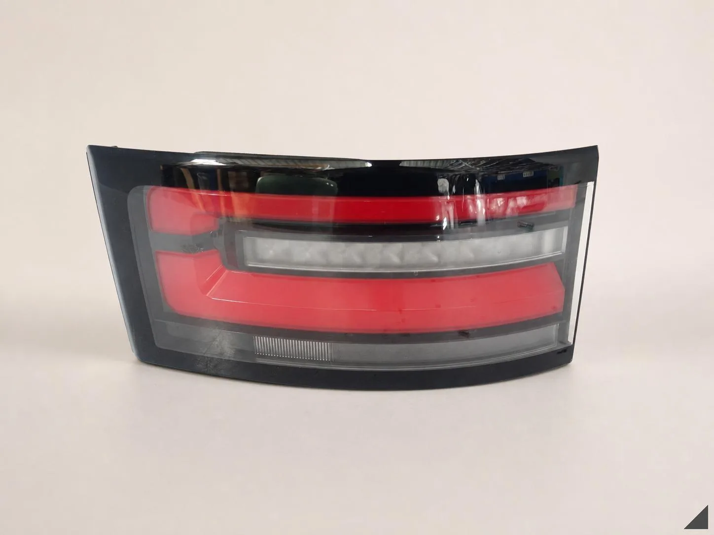 LAND ROVER DISCOVERY V 5 L462 17-26 LAMPA TYLNA TYŁ PRAWA KLAPY BAGAŻNIKA 001556f1c1a88b30a31c73bf047e555f