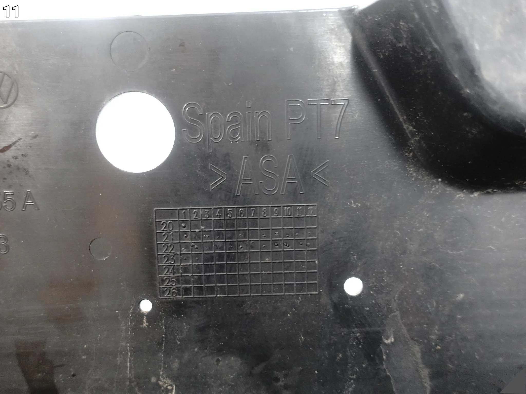 VW TAIGO 2G7 R-LINE 21- GRILL ATRAPA WLOT KRATKA W ZDERZAK PRZÓD 2G7853651S b045a922084bfde9a5f7da5d76880348