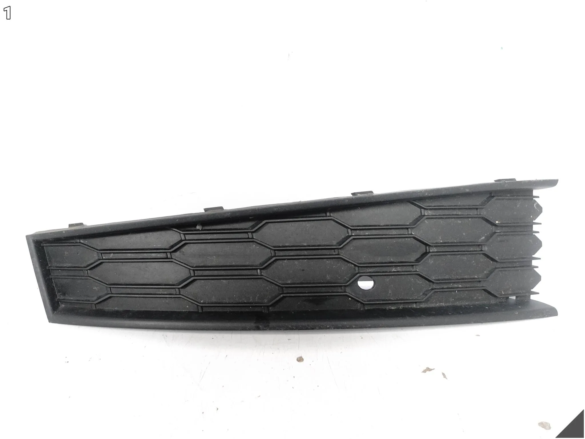 SKODA SCALA 657 19-23 KRATKA ATRAPA WLOT W ZDERZAK LEWA PRZÓD 657807681A 34191db8ea891969202be0889b982990