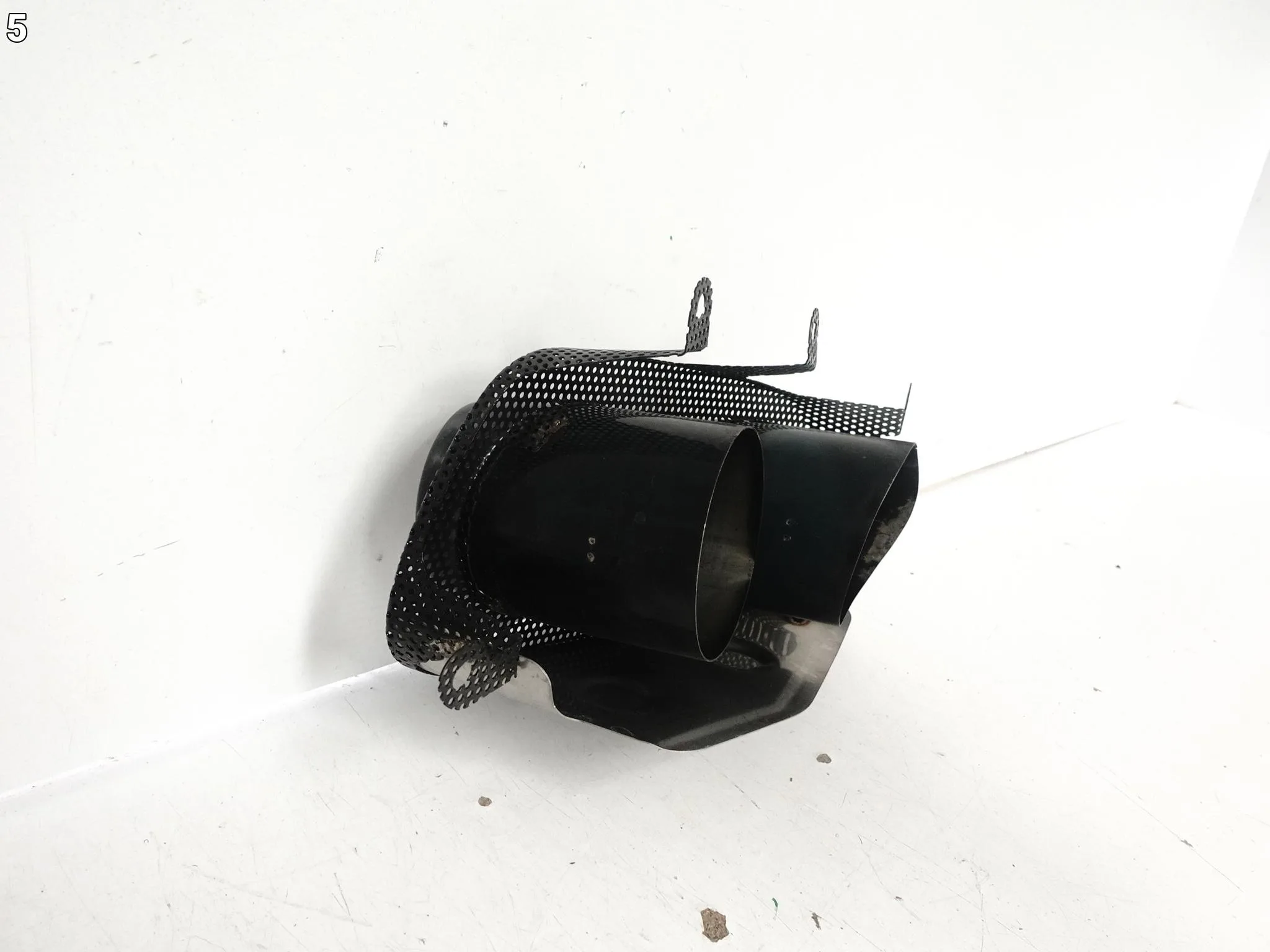 FERRARI F12 BERLINETTA F152 12-17 KOŃCÓWKA WYDECHU WYDECH KRATKA TYŁ PRAWA faa9fcc0d82090d2ab3710e998415be0