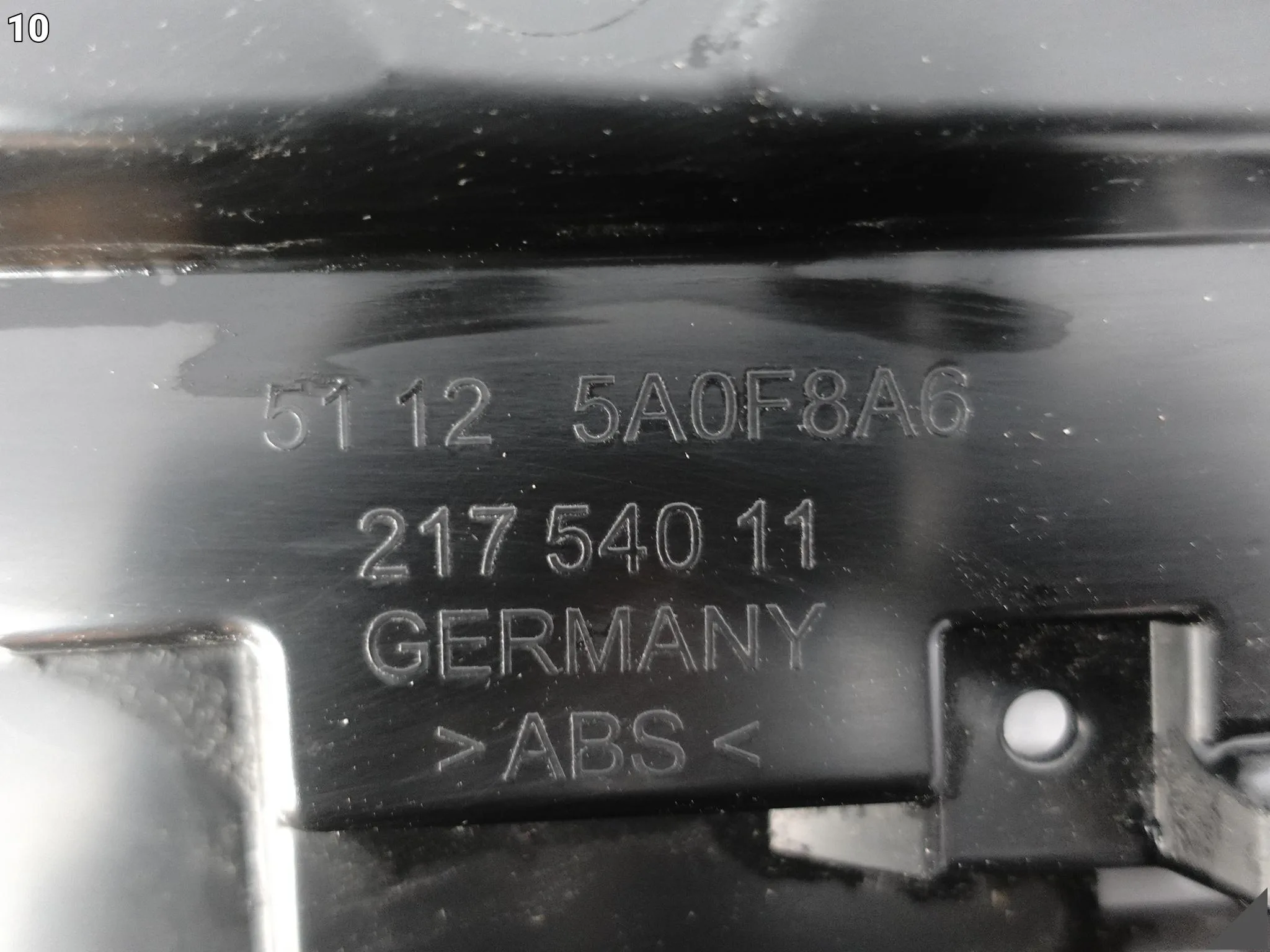 BMW 5 G61 M-PAKIET MSP KOMBI 23- ŚLIZG MOCOWANIE W ZDERZAK TYŁ PRAWY 411f68179fb550fee1dd0faac2dec2c4