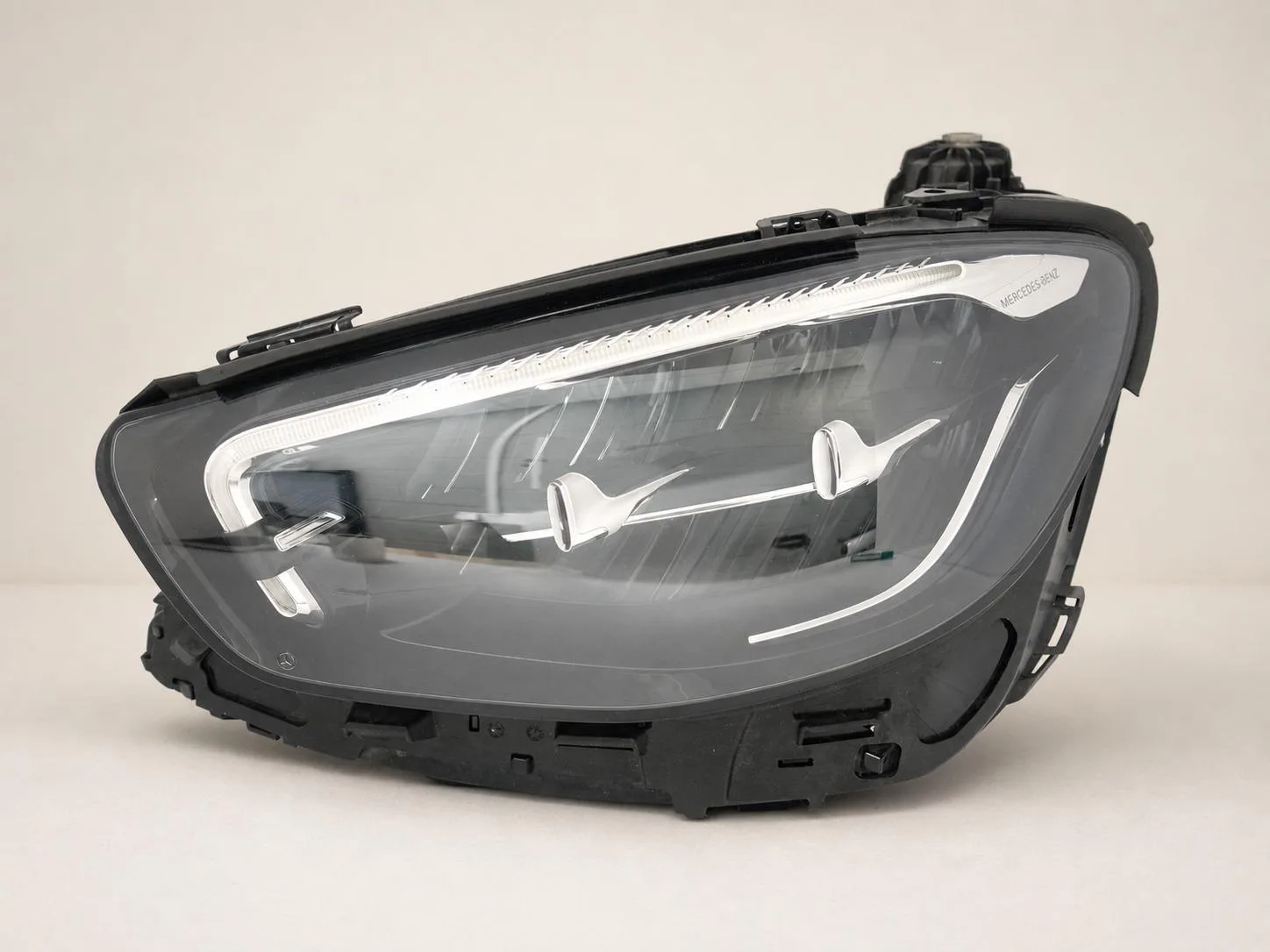 MERCEDES E-KLASA W213 S213 LIFT MOPF 20-23 FULL LED LAMPA LEWA PRZÓD EUROPA b33974c28c87175555c193f927b1b01c